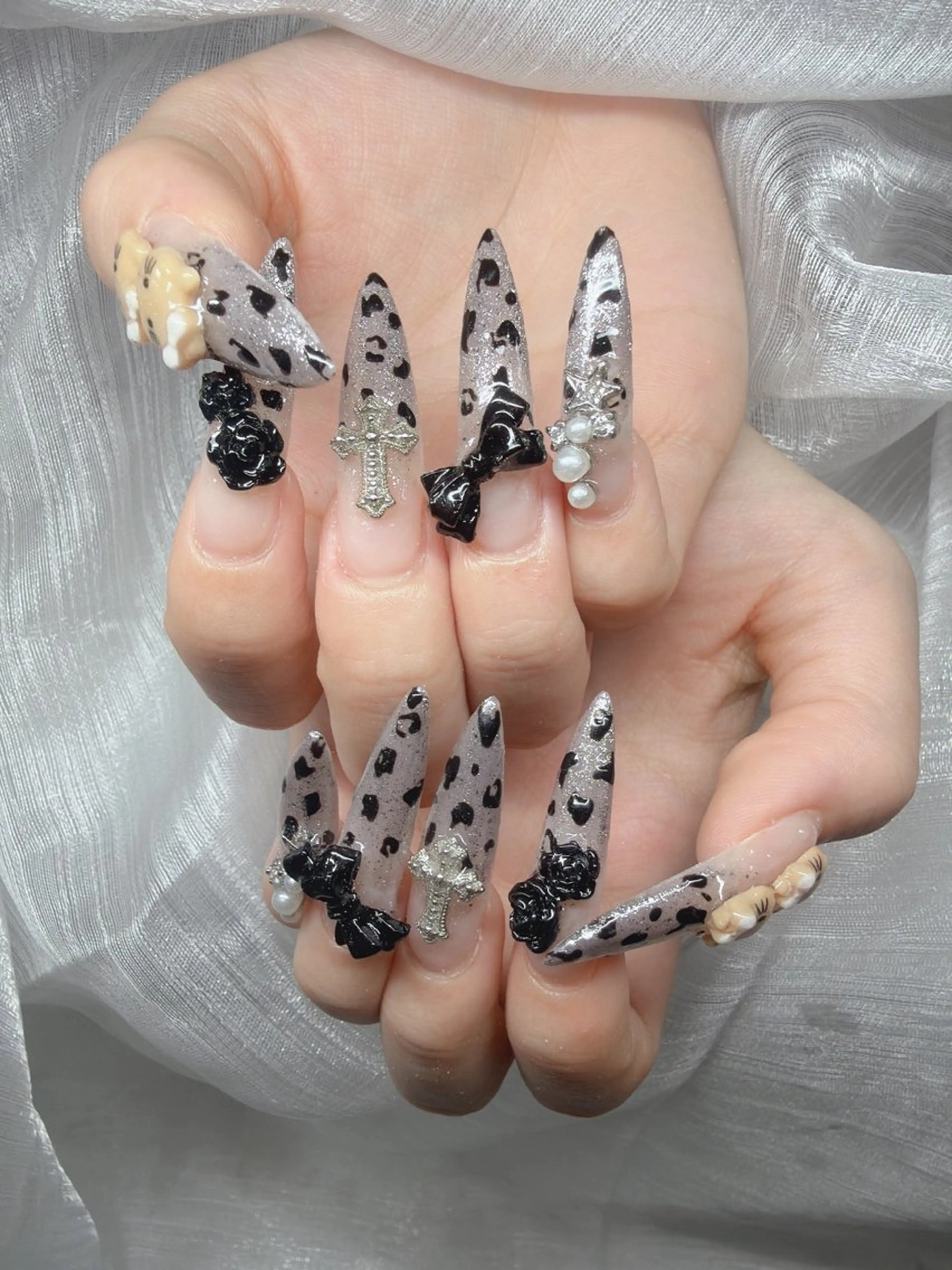 ネイル ハンドネイル Lee Nailsのネイルデザイン