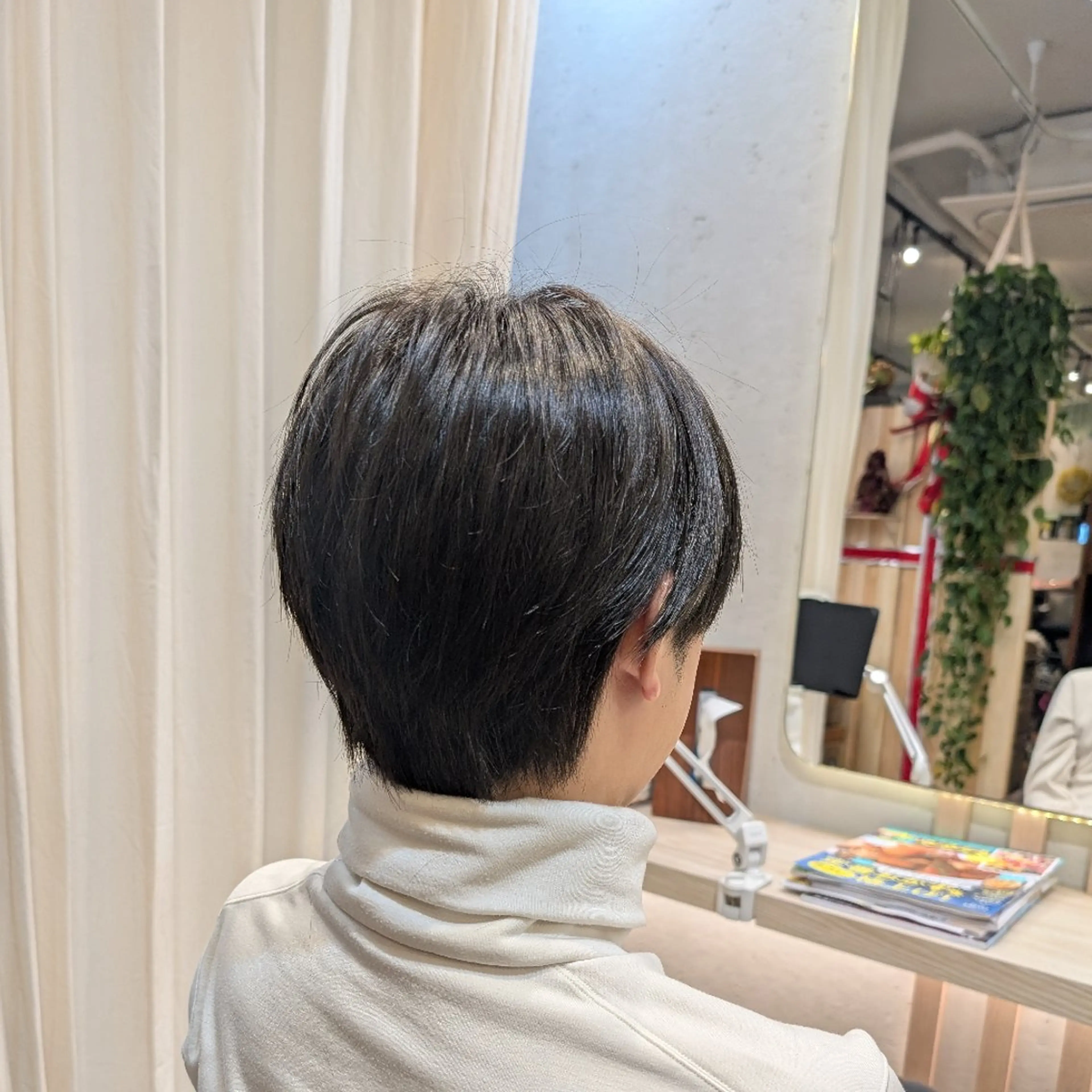 ショート メンズ カラー アッシュ レイヤーカット koto💭 コトのヘアスタイル