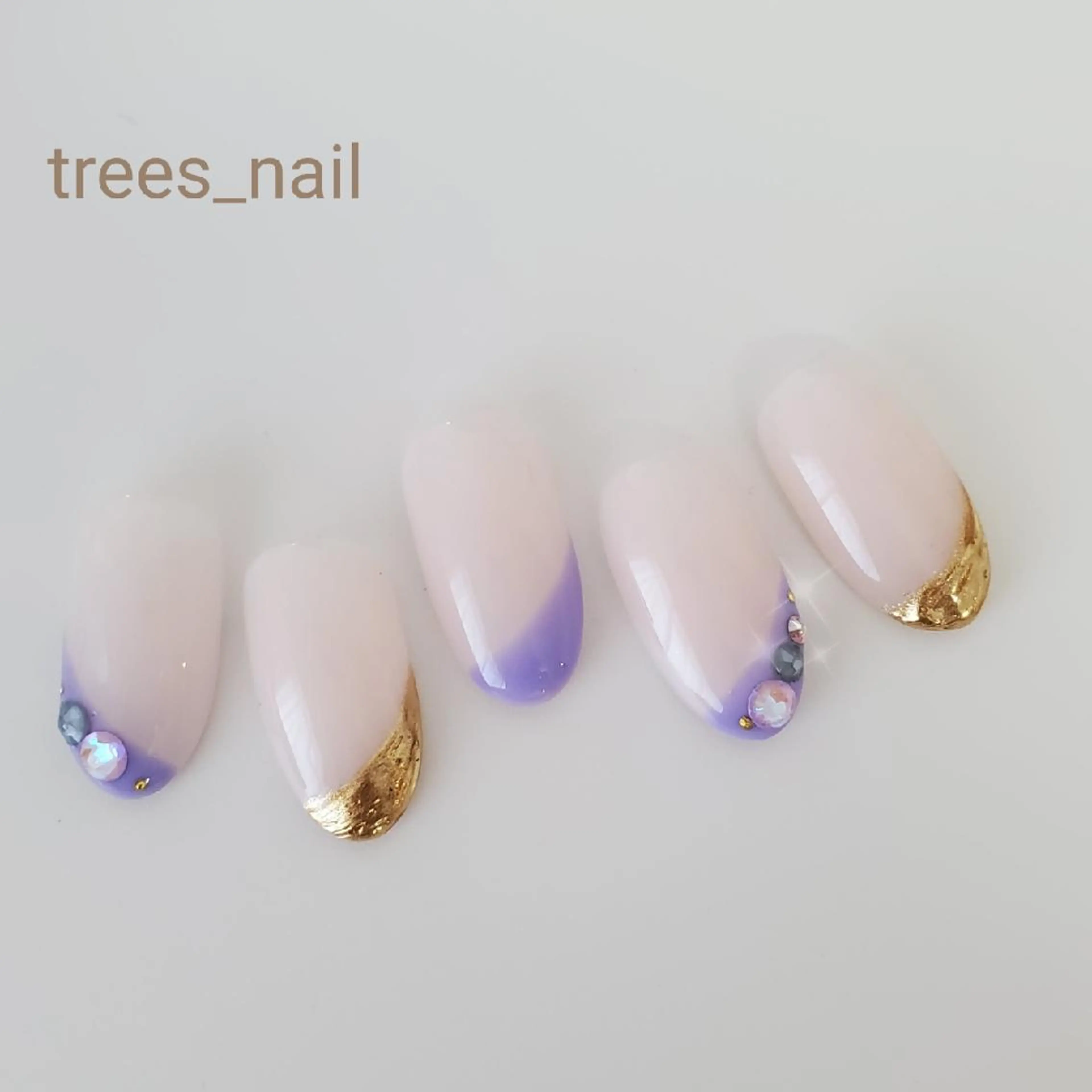 ネイル フレンチネイル ミラーネイル ニュアンスネイル パープル ハンドネイル フットネイル trees_ nailのネイルデザイン