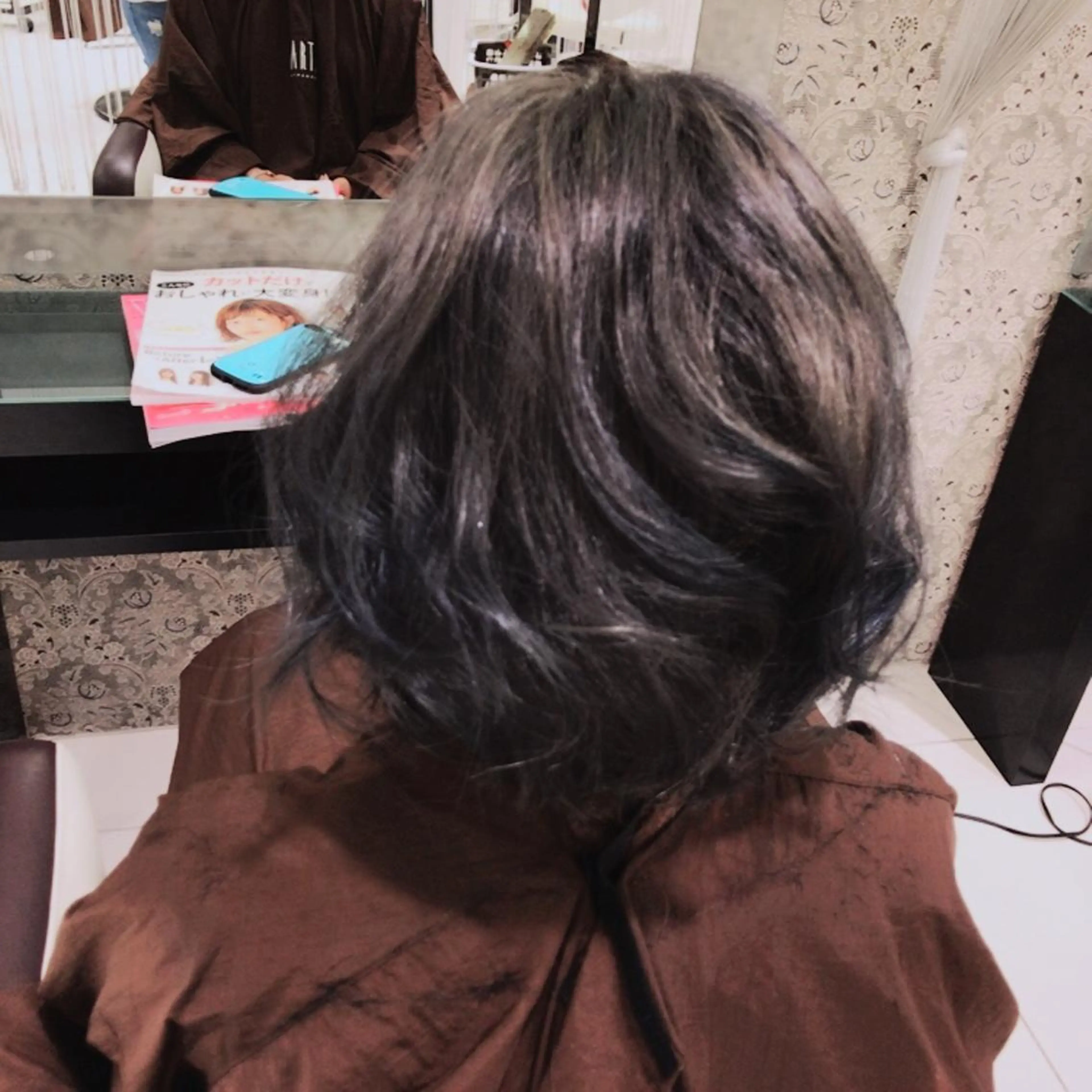 ミディアム アッシュ アッシュグレー naomi (夜間営業受付中★)のヘアスタイル