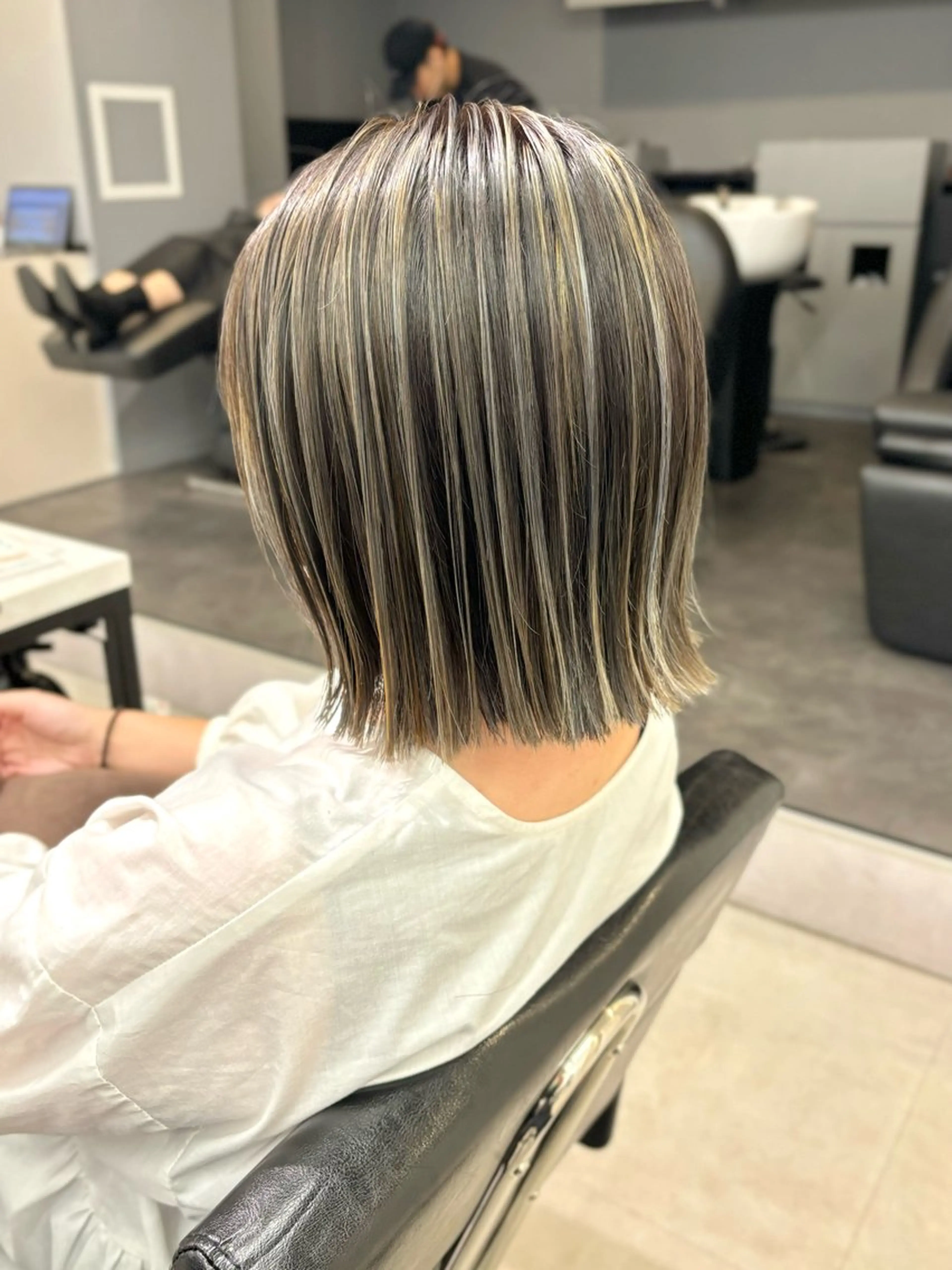 ショート カラー ハイライトカラー ボブ ハイライト 外ハネヘア カット ヘアカラー トリートメント ハイライト/ショート /ボブ/RYOHEIのヘアスタイル