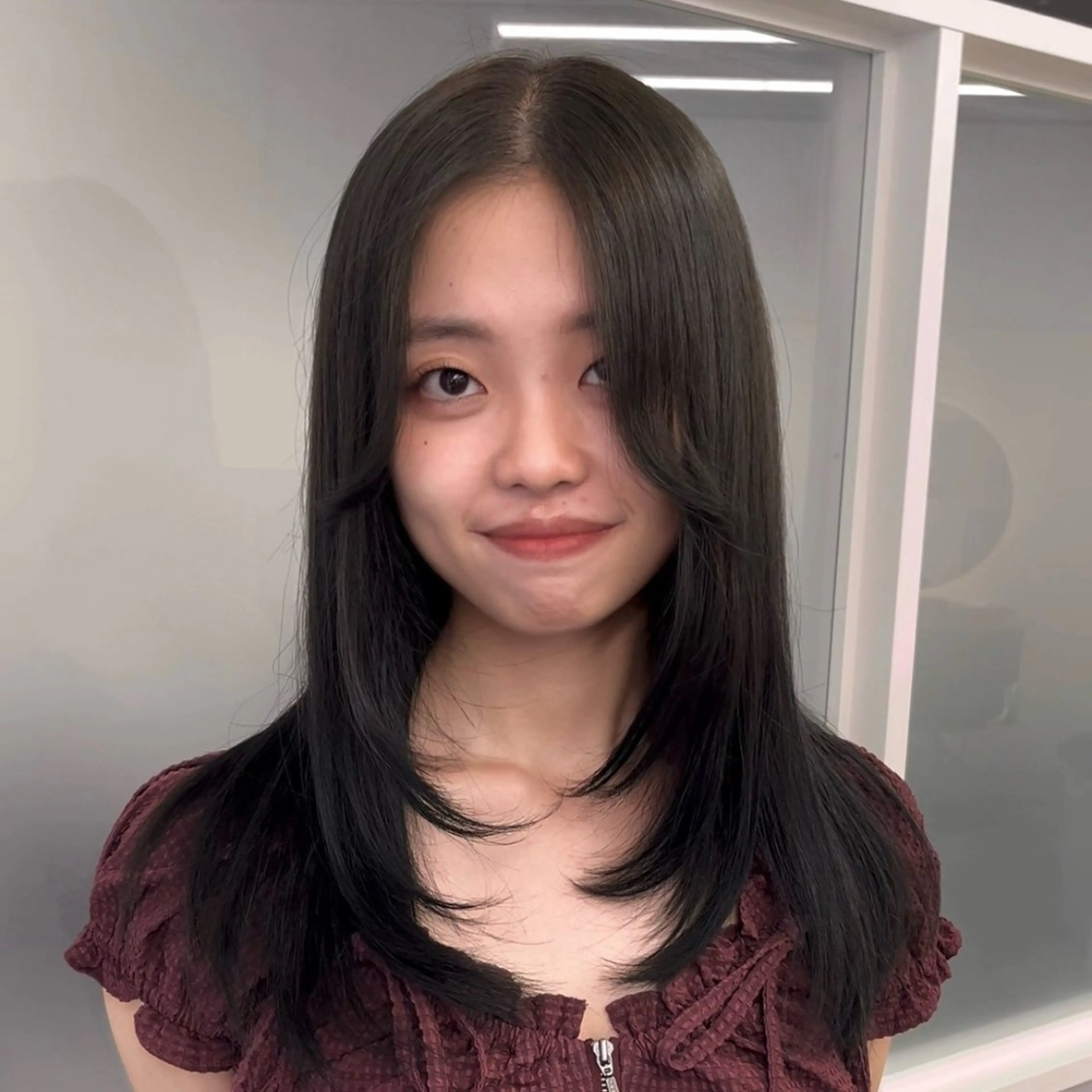 セミロング 顔まわりレイヤー 顔周りカット レイヤーカット 小顔カット カット ヘアカラー トリートメント ☘️透明感カラー➕ レイヤー maya☘のヘアスタイル