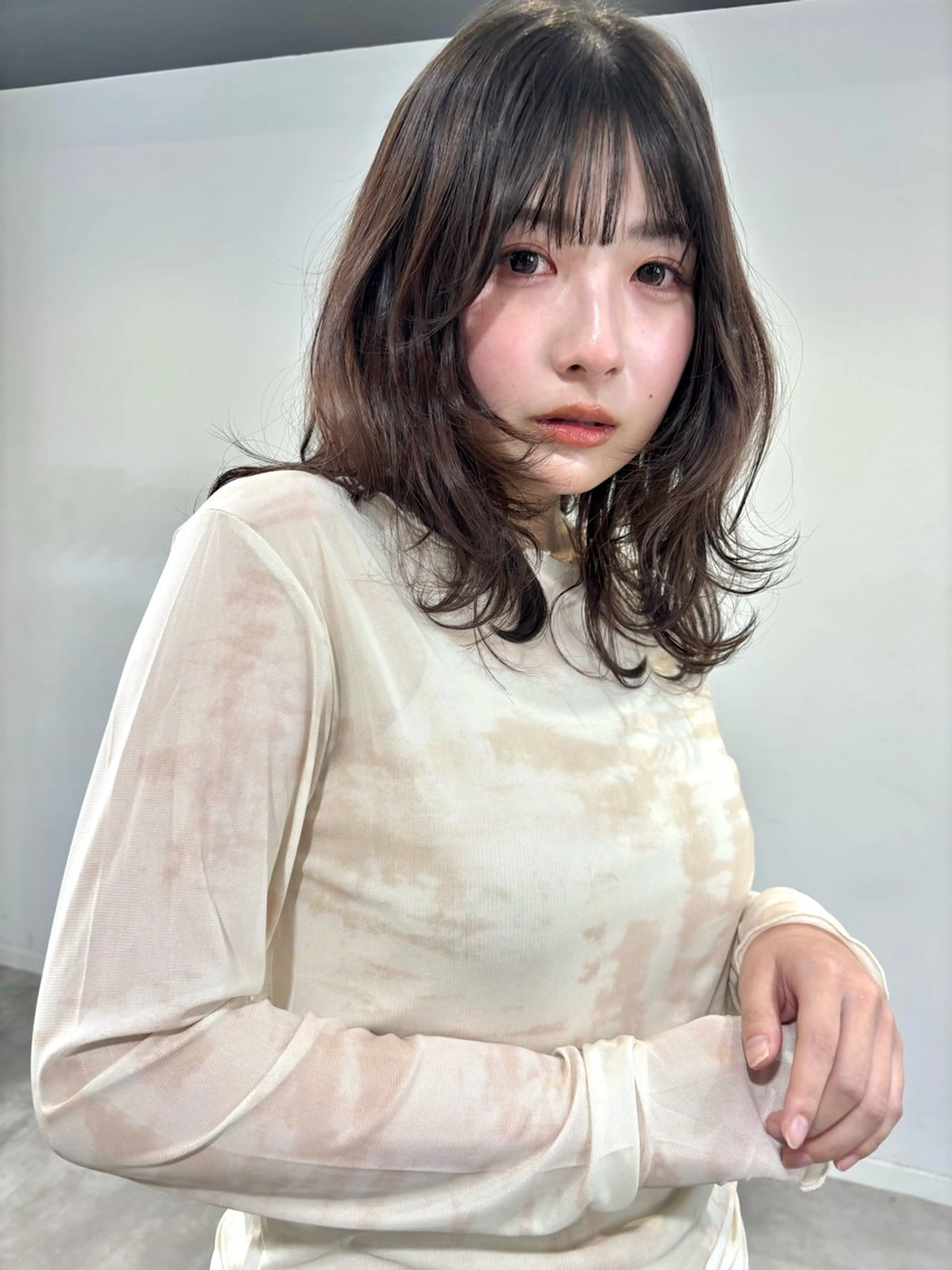 ミディアム カラー 流行りのレイヤーカッ ト得意💖akariのヘアスタイル