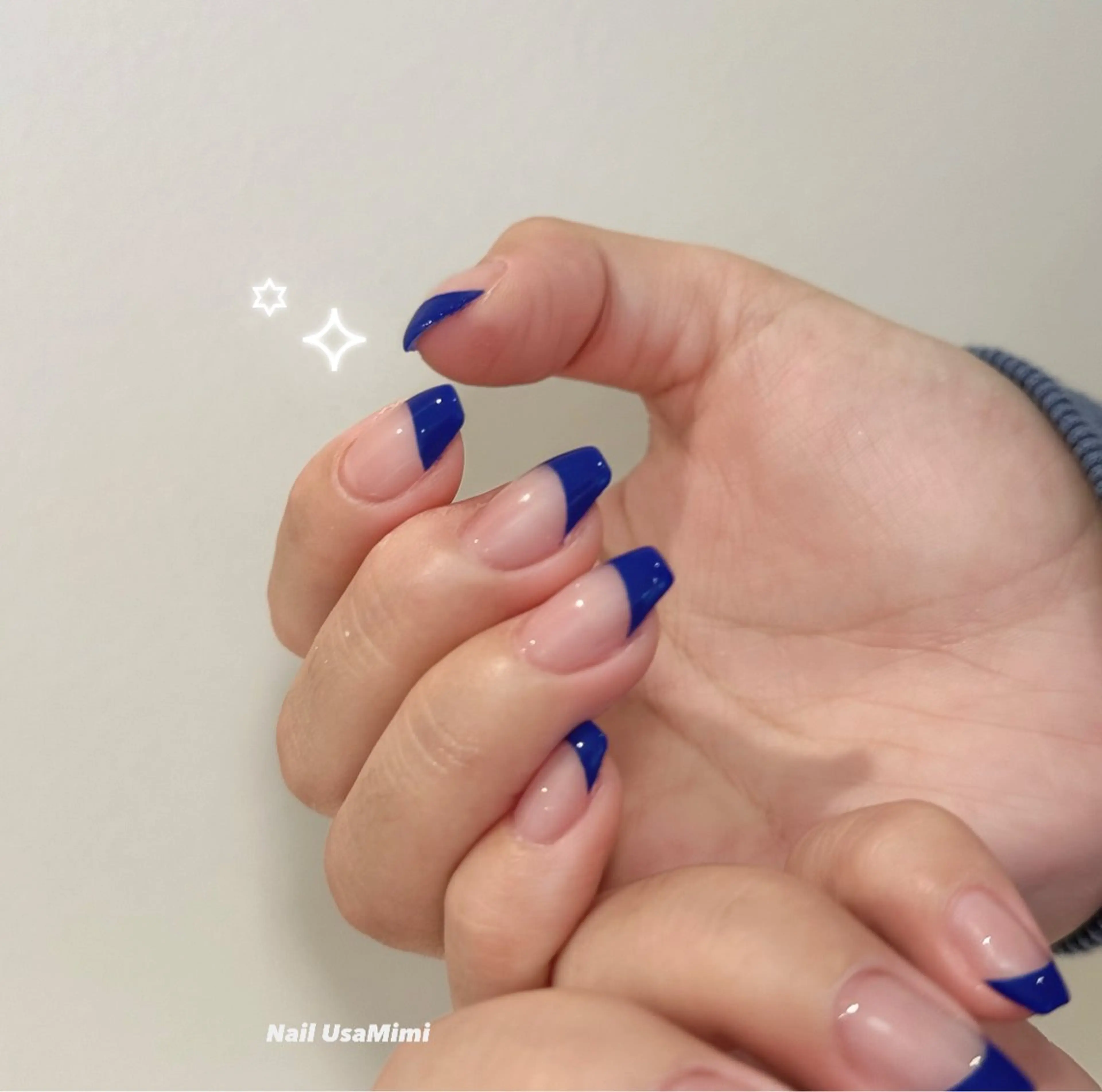 ネイル アートネイル ブルー フレンチネイル オフィスネイル ぷっくりネイル ハンドネイル 本町NailUsaM imi MOMOKAのネイルデザイン