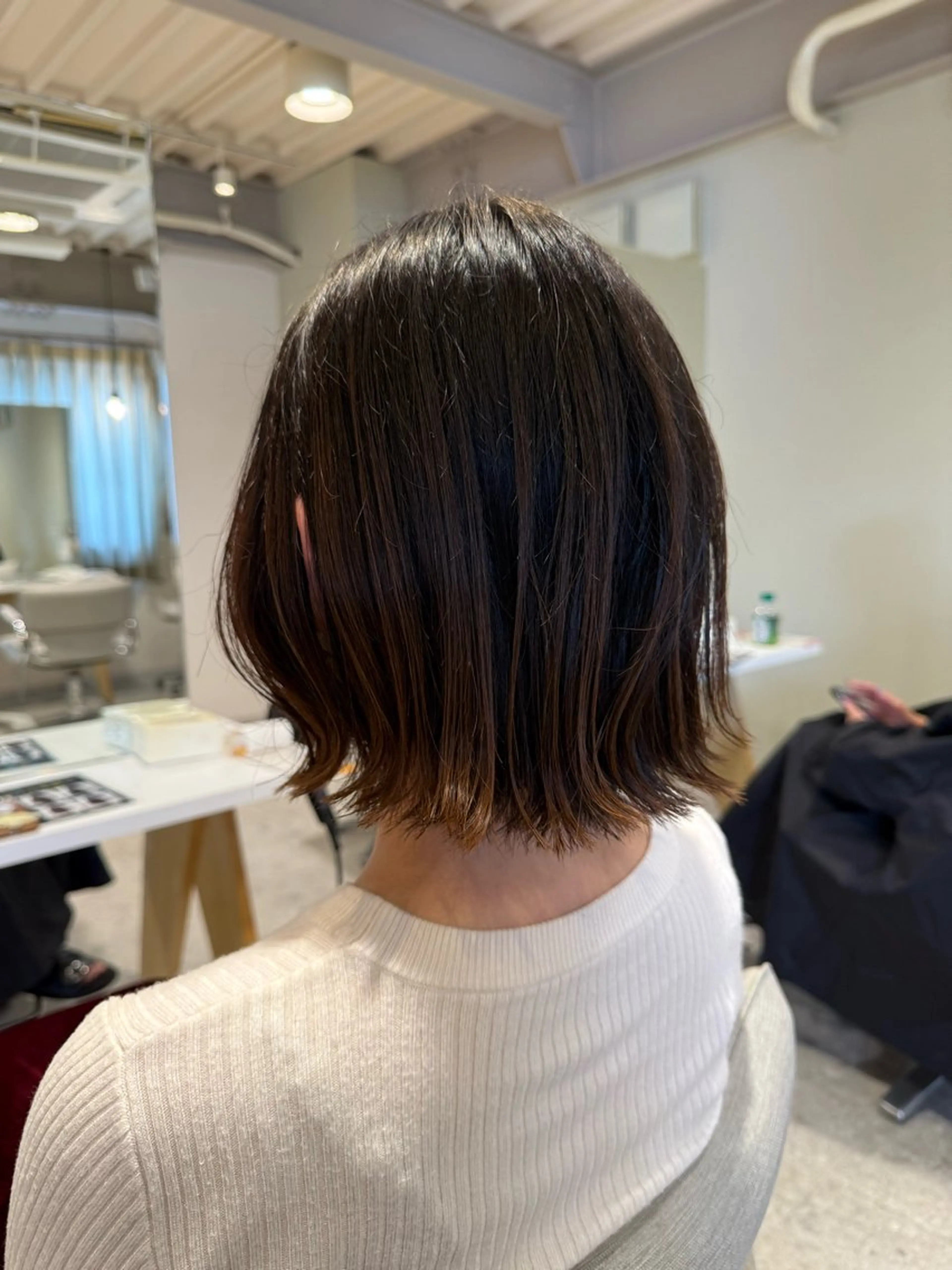 ショート ボブ 外ハネヘア カット Lolonois 芝　圭佑のヘアスタイル
