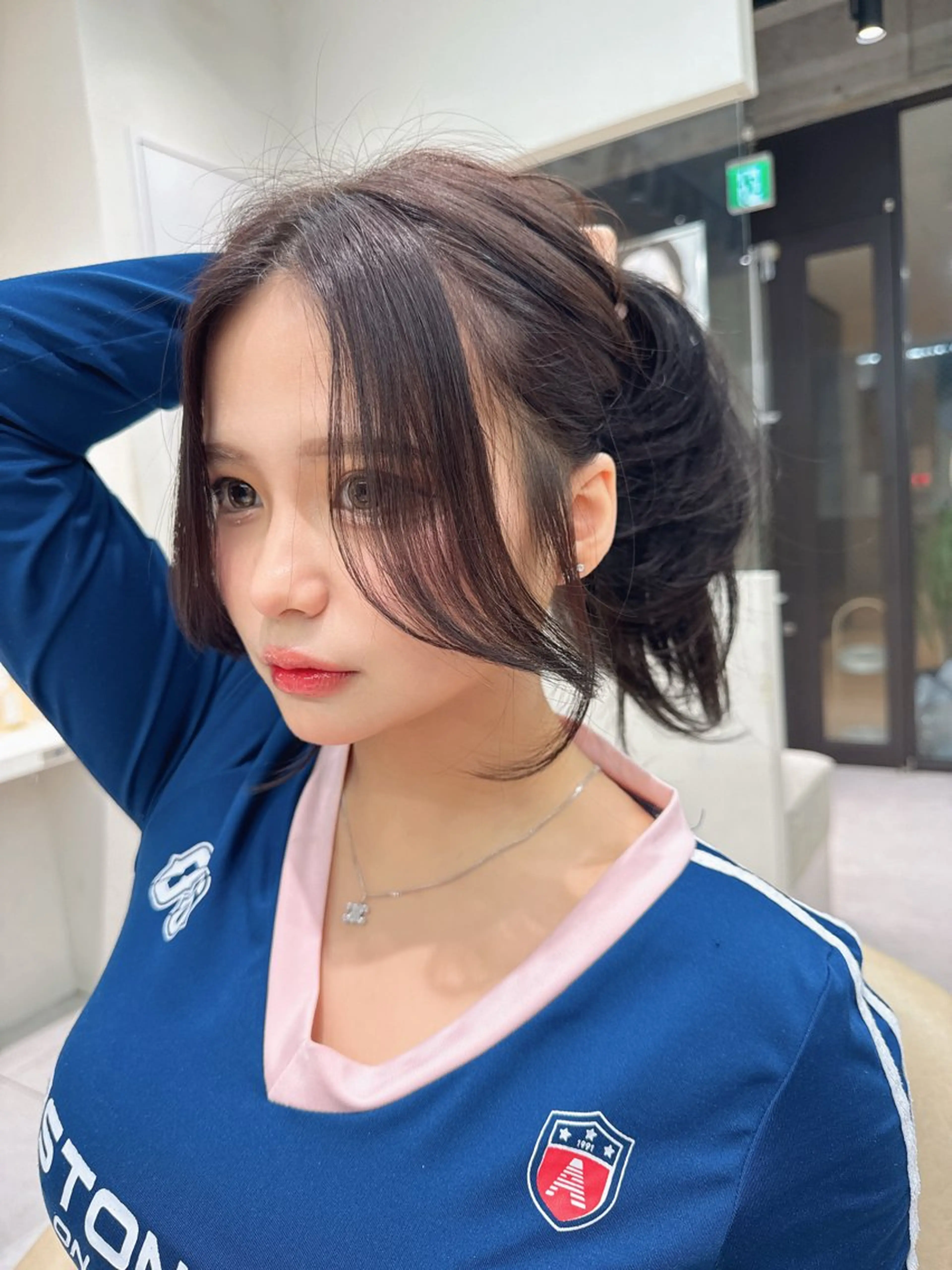 ミディアム カラー カット ヘアカラー トリートメント shion 透明感カラーのヘアスタイル