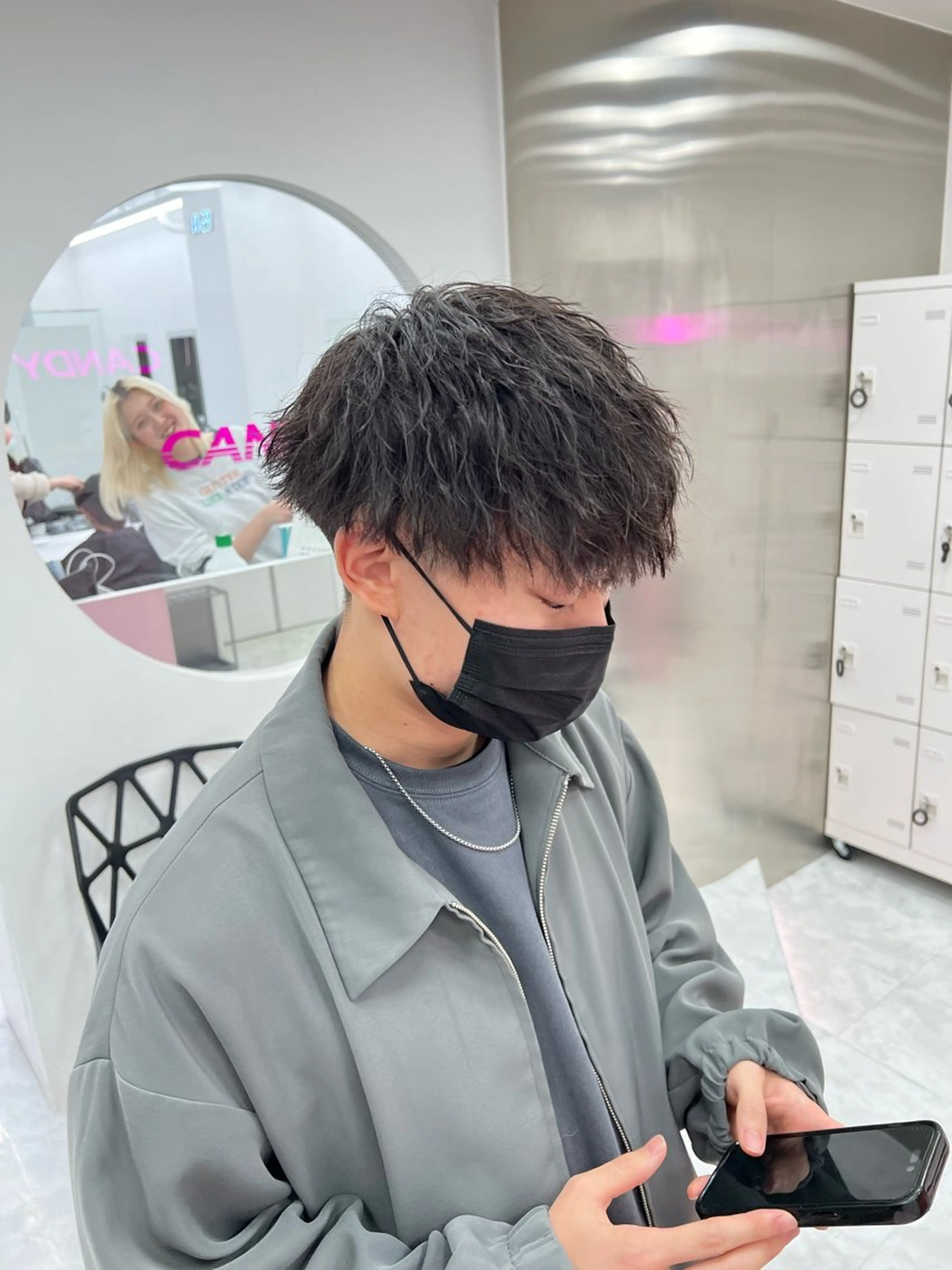 ミディアム パーマ メンズ ミディアムパーマ センターパート メンズ韓国風 韓国マッシュ マッシュウルフ カット パーマ トリートメント ヘッドスパ ヘアセット ✨メンズウルフ特化 美容師タイガ✨のヘアスタイル