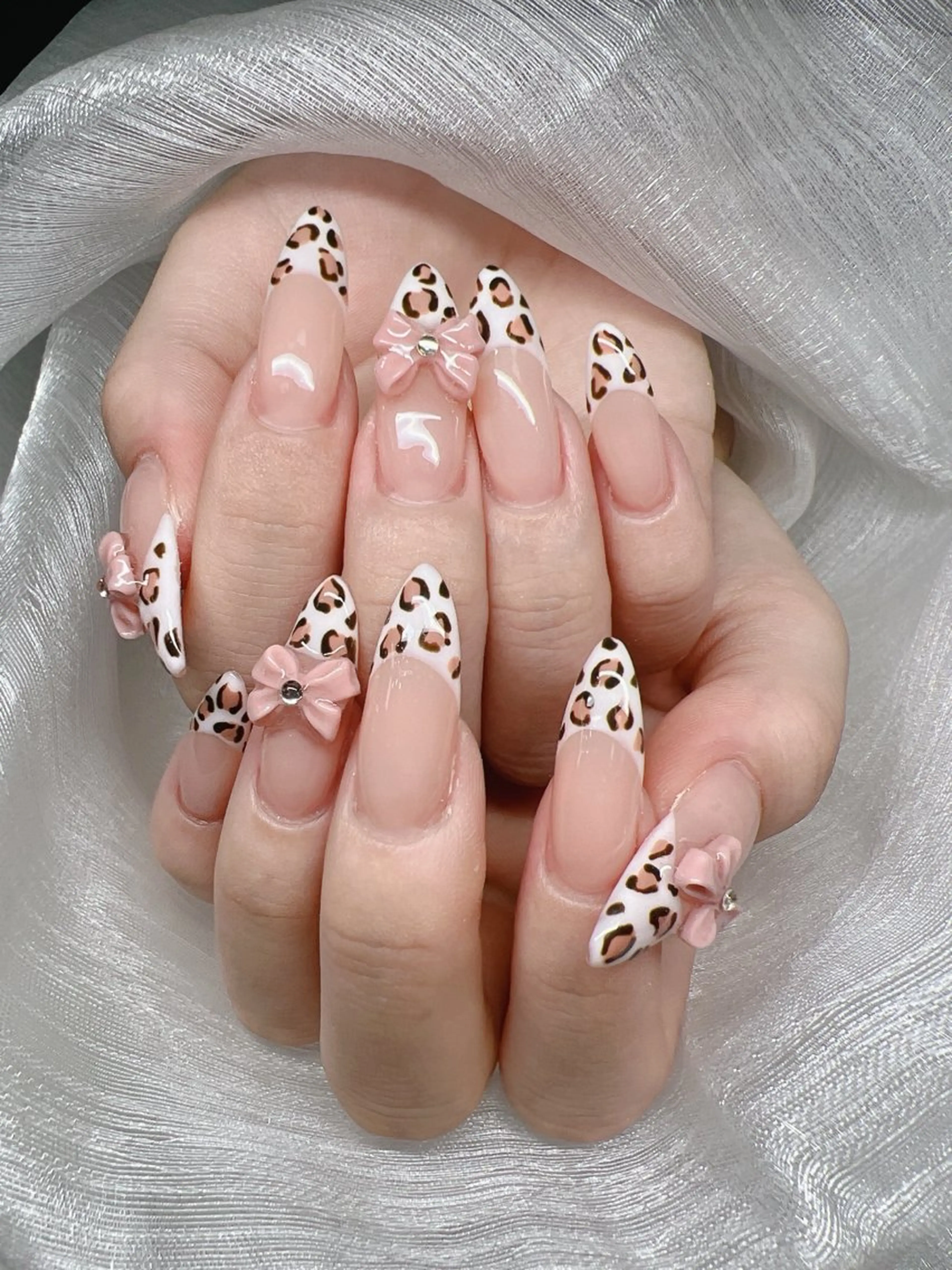ネイル 長さ出し グラデーション キラキラネイル マグネットネイル ニュアンスネイル ハンドネイル Lee Nails チップ長さだし専門店のネイルデザイン