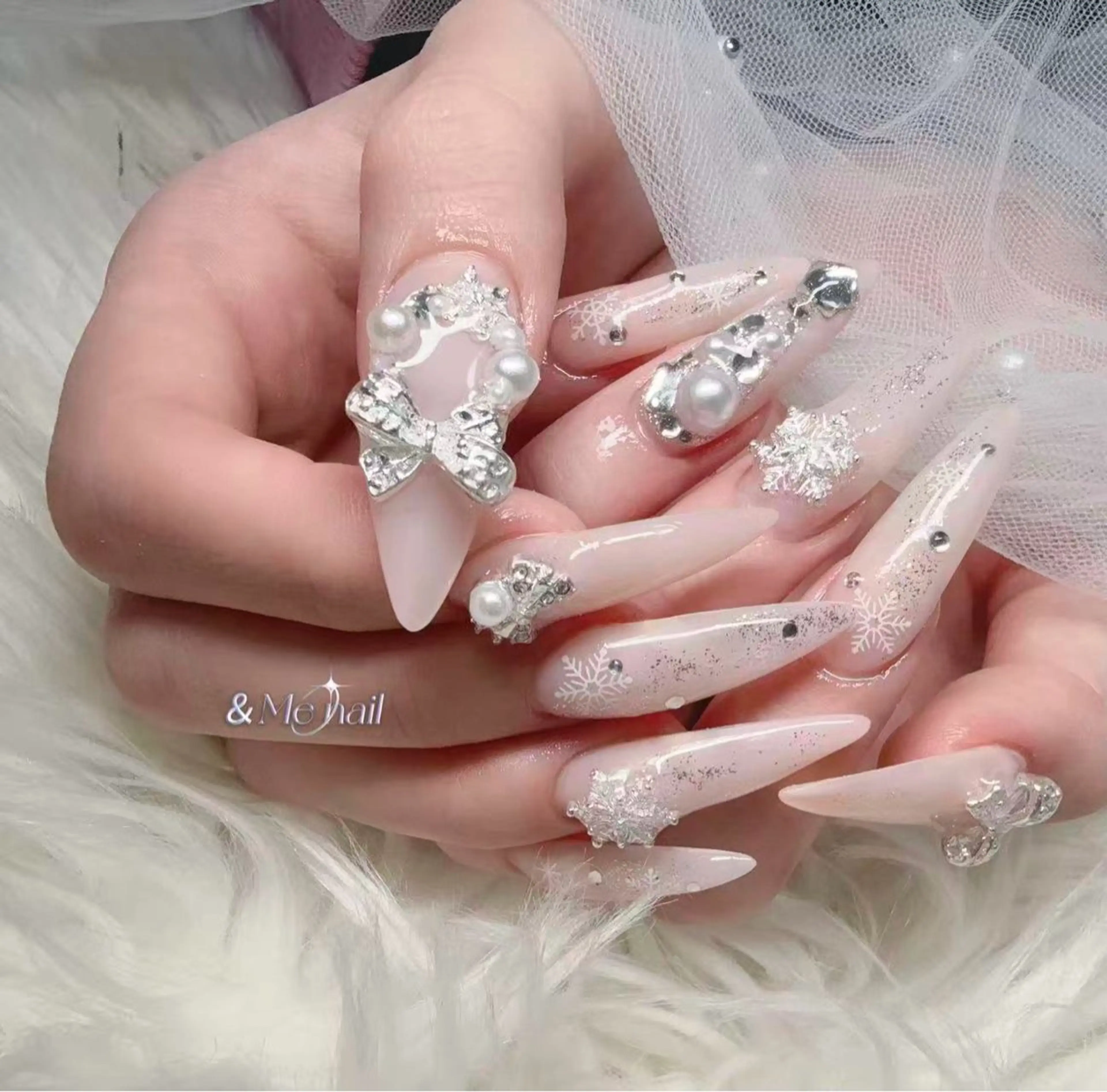 ネイル 持ち込み 冬ネイル クリスマス ＆ME ネイルサロンのネイルデザイン