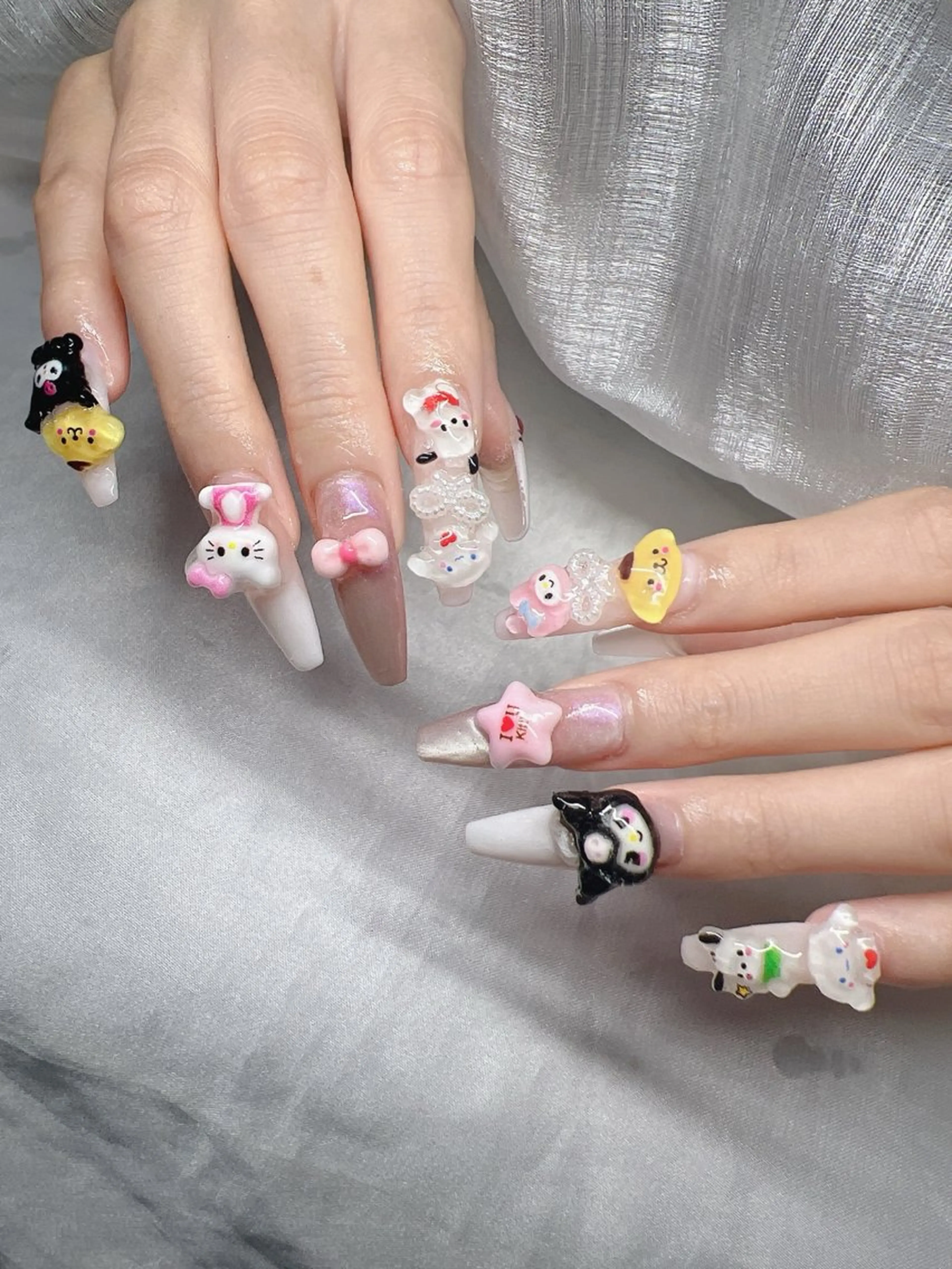 ネイル 長さ出し グラデーション 卒業式 キラキラネイル マグネットネイル ハンドネイル Lee Nailsのネイルデザイン