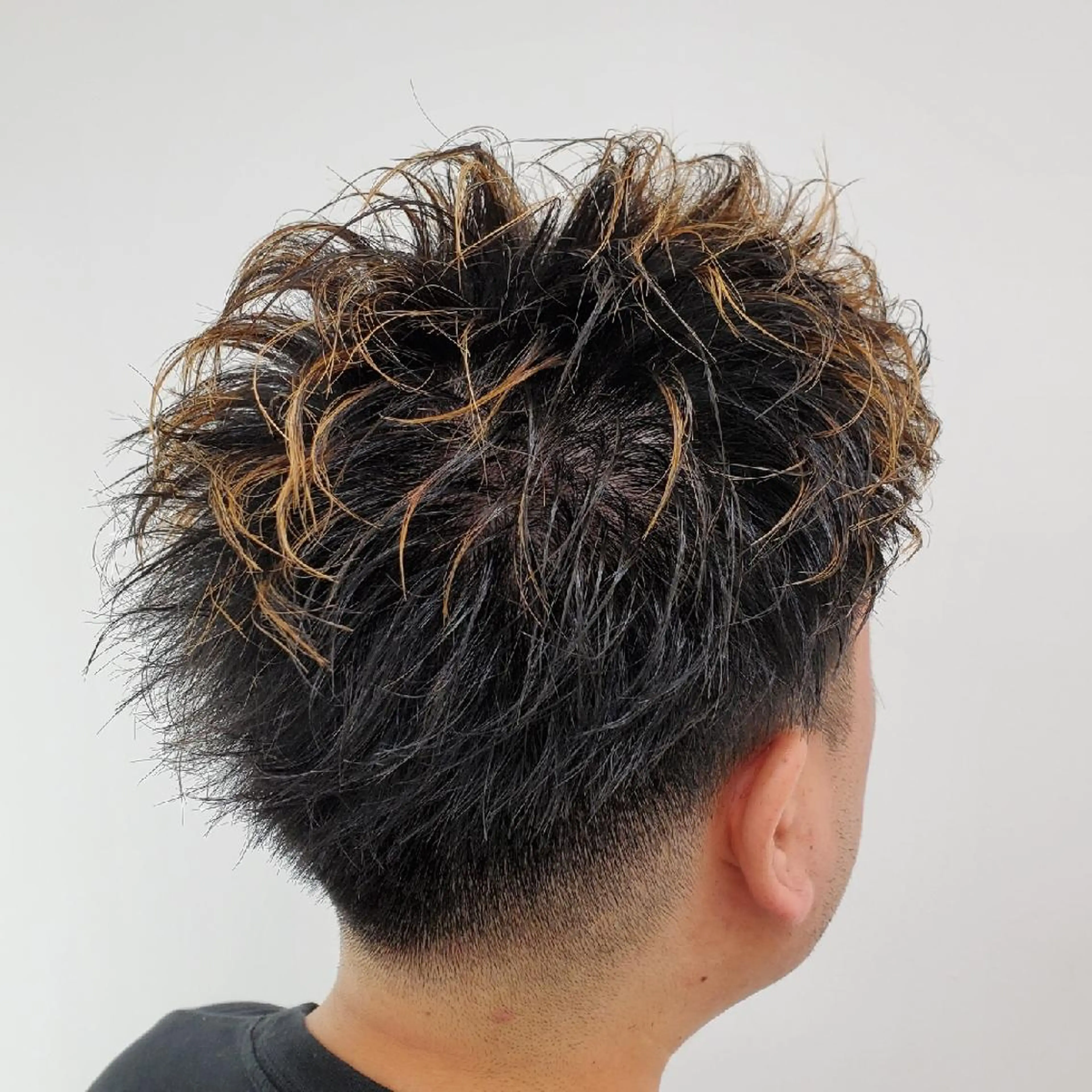 メンズ カラー フェードカット メンズメッシュ メッシュ 倉持 龍歩のヘアスタイル