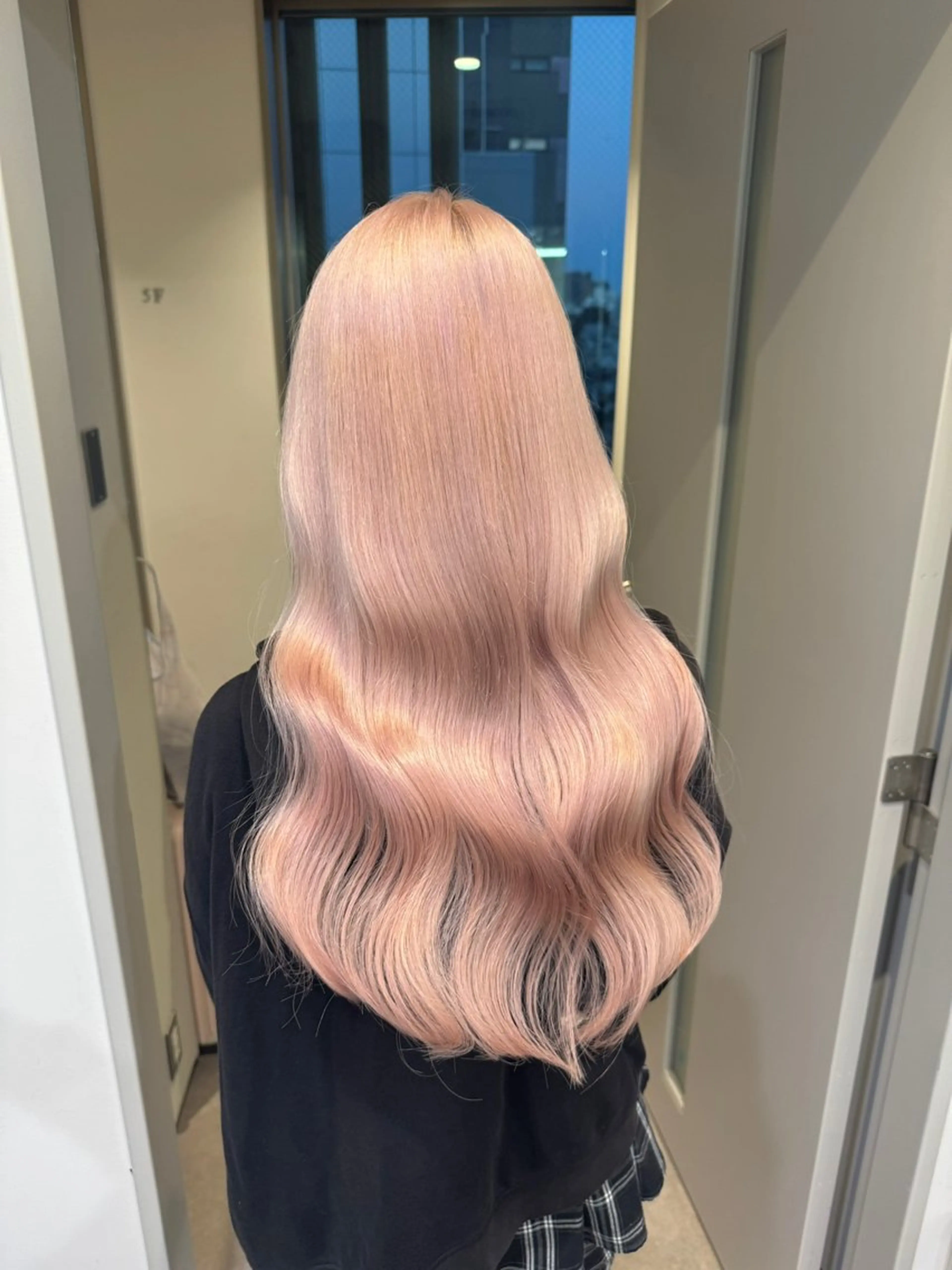 ロング ヘアカラー ハイトーン/ピンク カラー/めい🎀のヘアスタイル