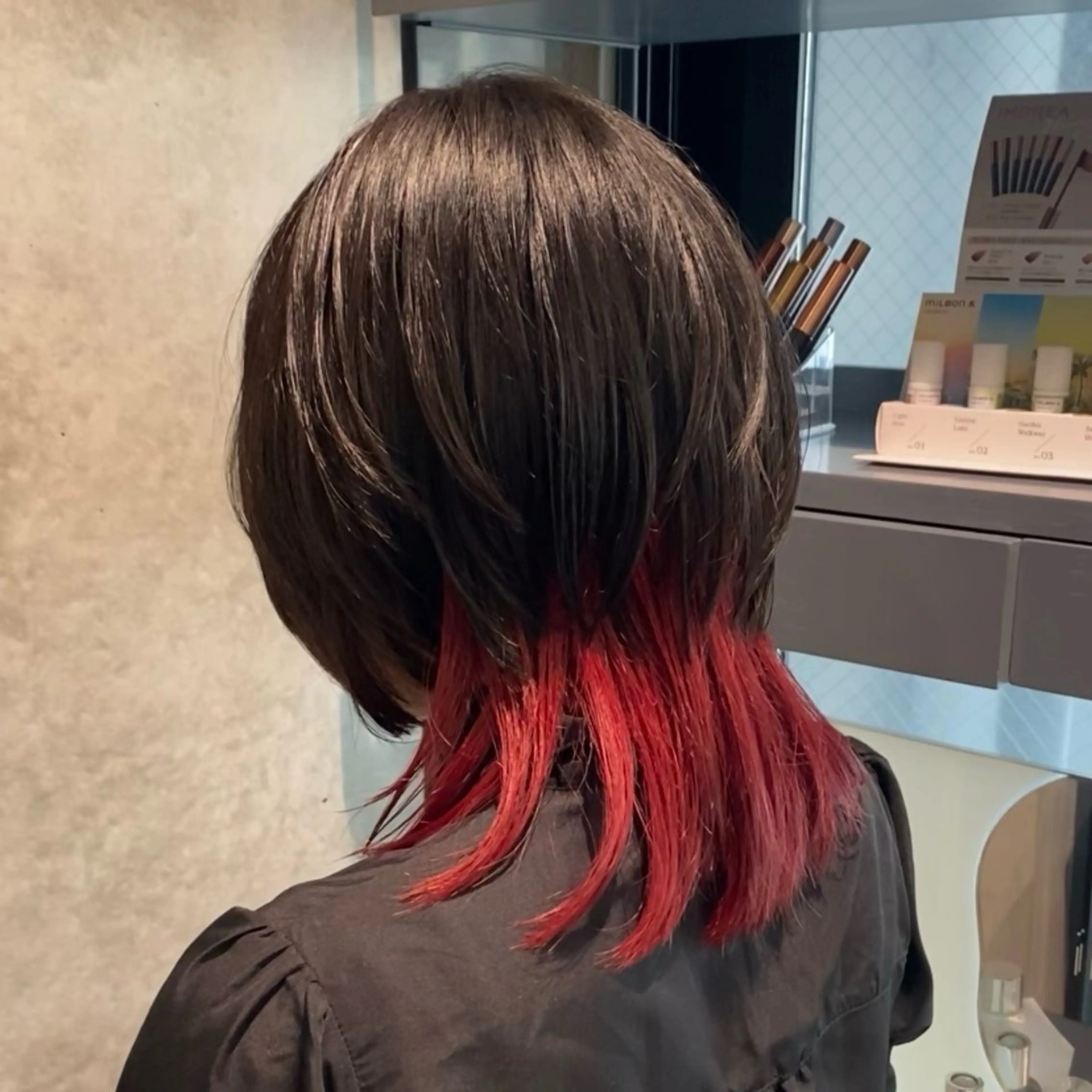 ミディアム ウルフカット ヘアカラー トリートメント 艶暖色カラー🍒 縮毛矯正ほののヘアスタイル