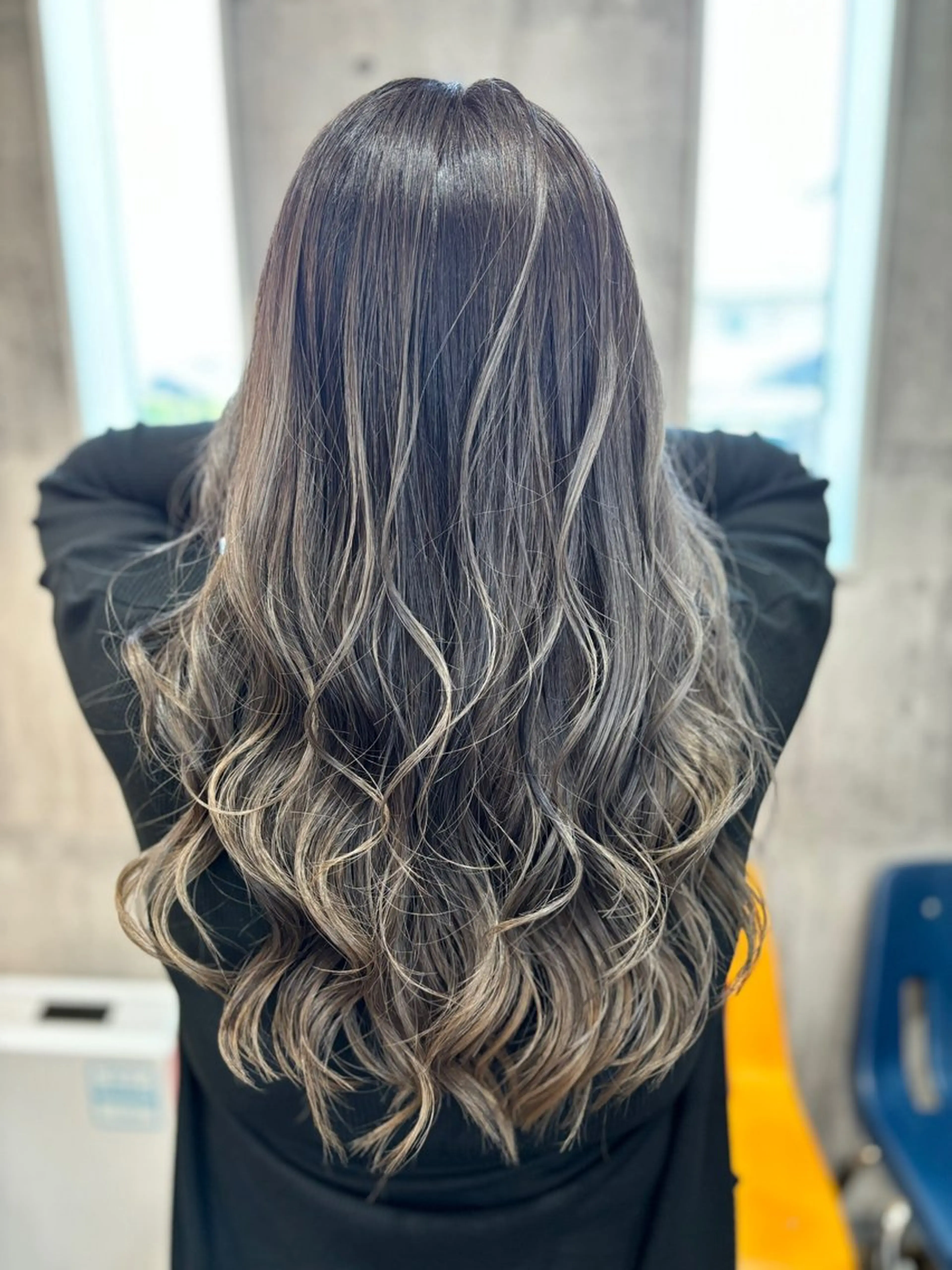 ロング ハイライト レイヤーカット カット ヘアカラー Welila by haku所属・yuuki ウェリラバイハクのヘアスタイル