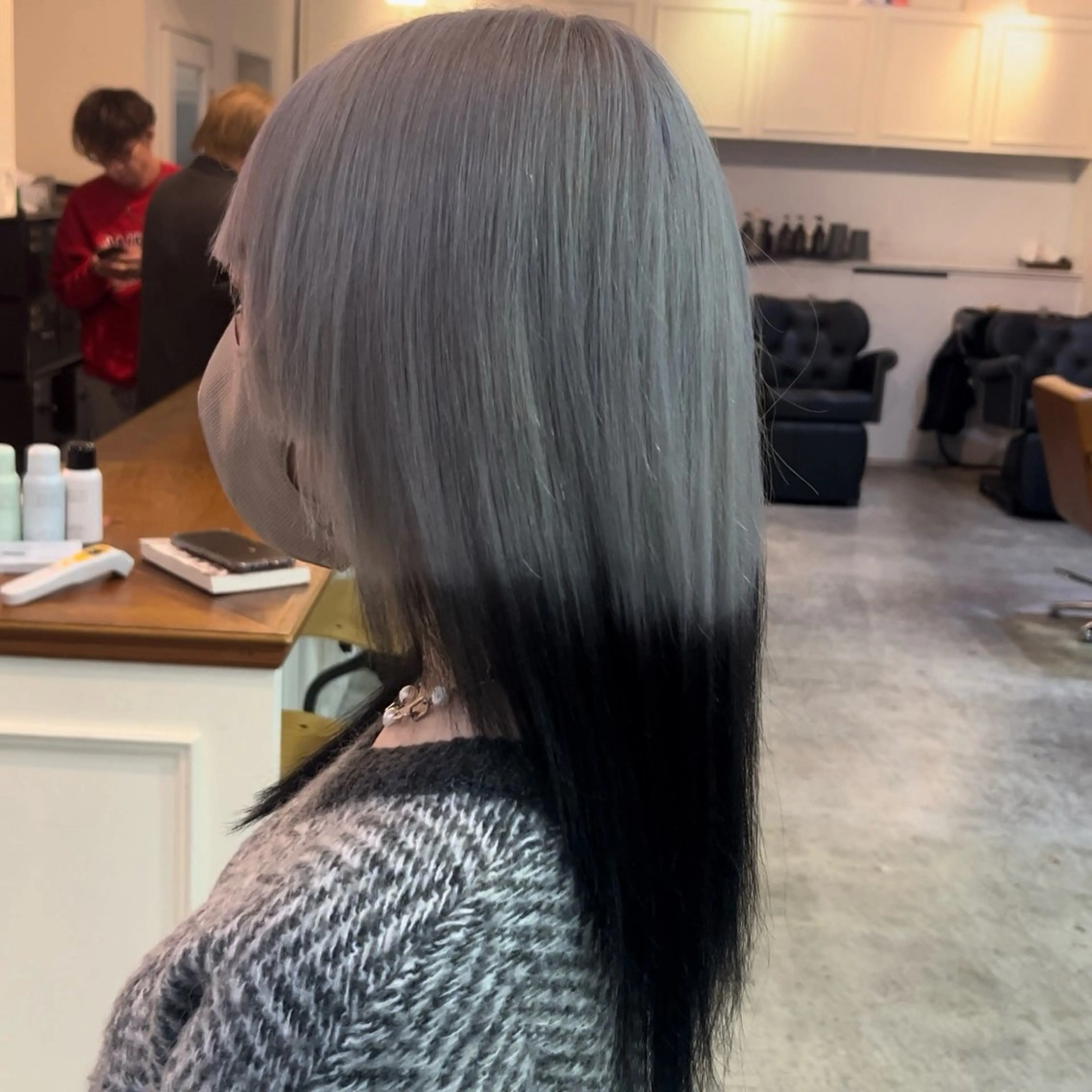 セミロング カラー オカベ ショウマのヘアスタイル