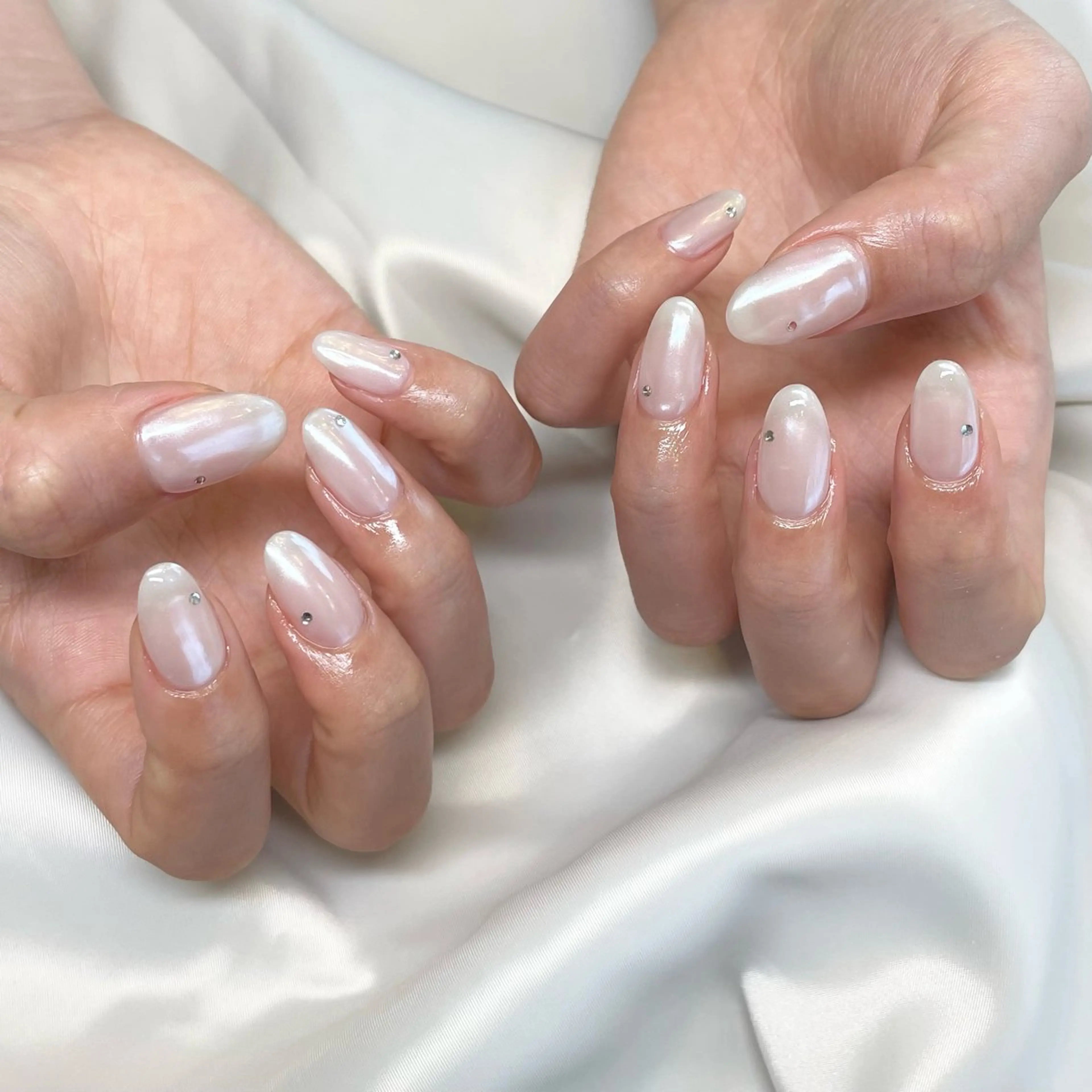 ネイル ミラーネイル ホワイト ハンドネイル ui nailのネイルデザイン