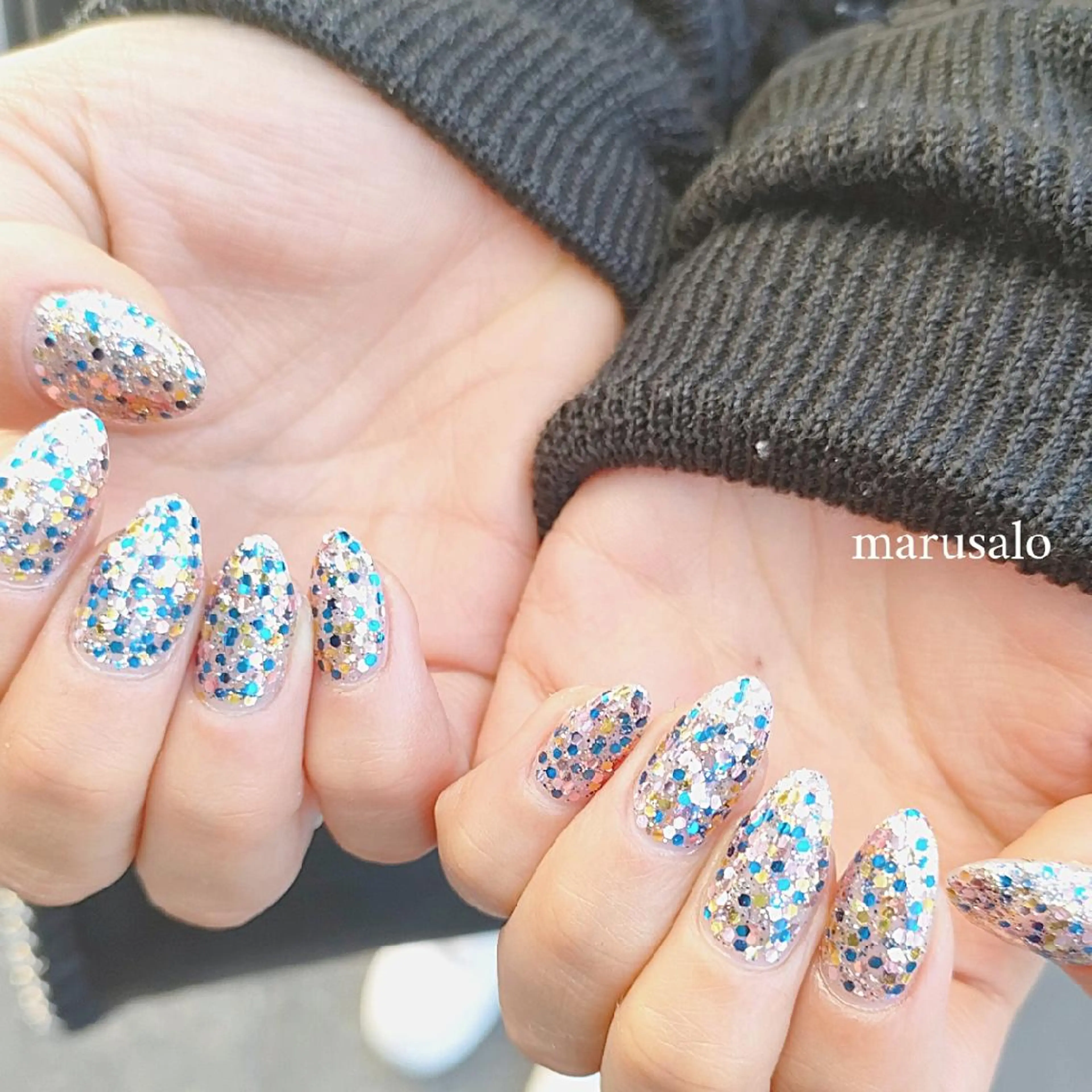 ネイル ブルー ホログラムネイル キラキラネイル ラメ(グリッター) 冬ネイル ハンドネイル marusalo nailのネイルデザイン