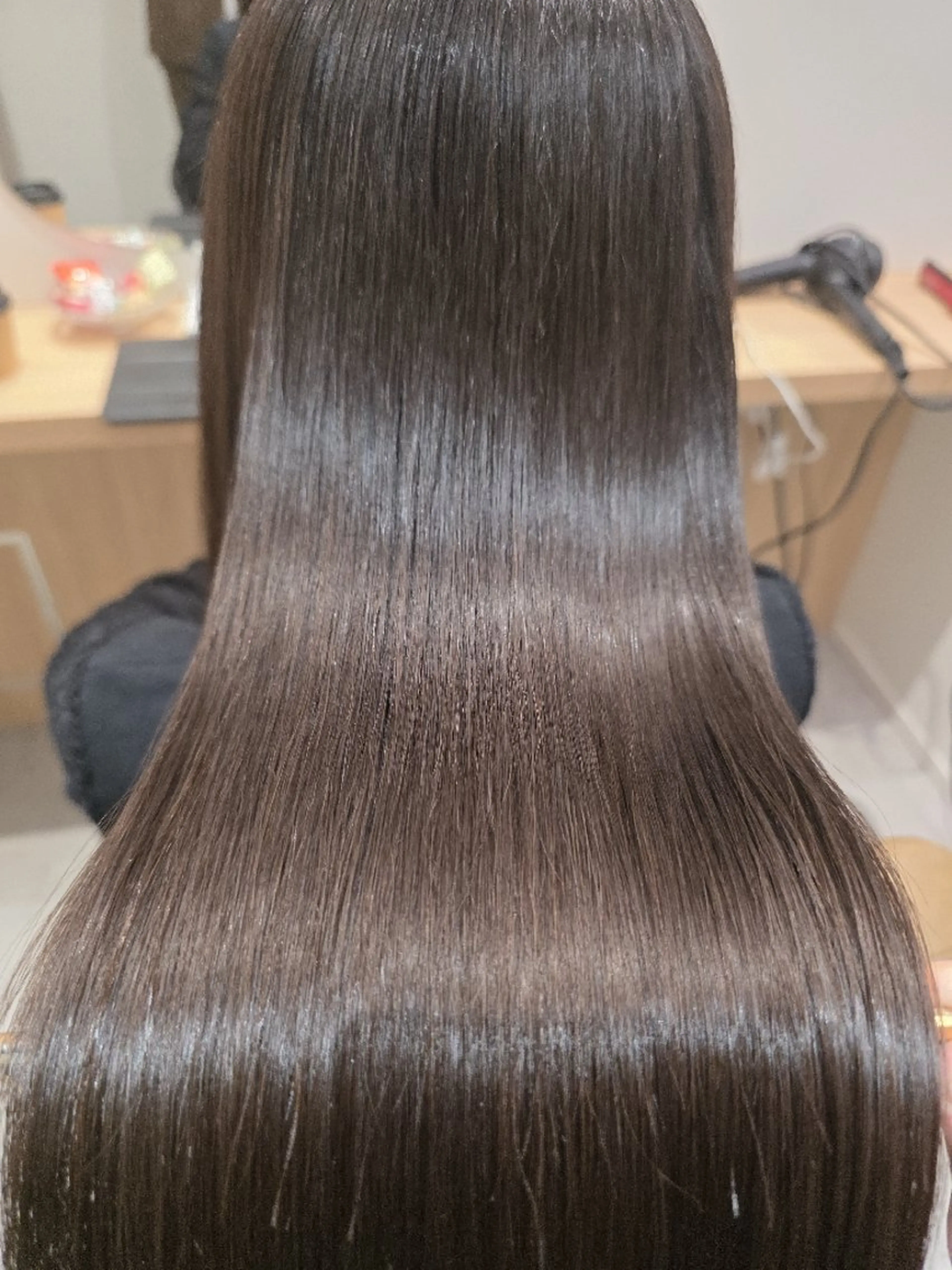 ロング カット ヘアカラー トリートメント 艶髪矯正/透感カラー 齊藤謙介のヘアスタイル