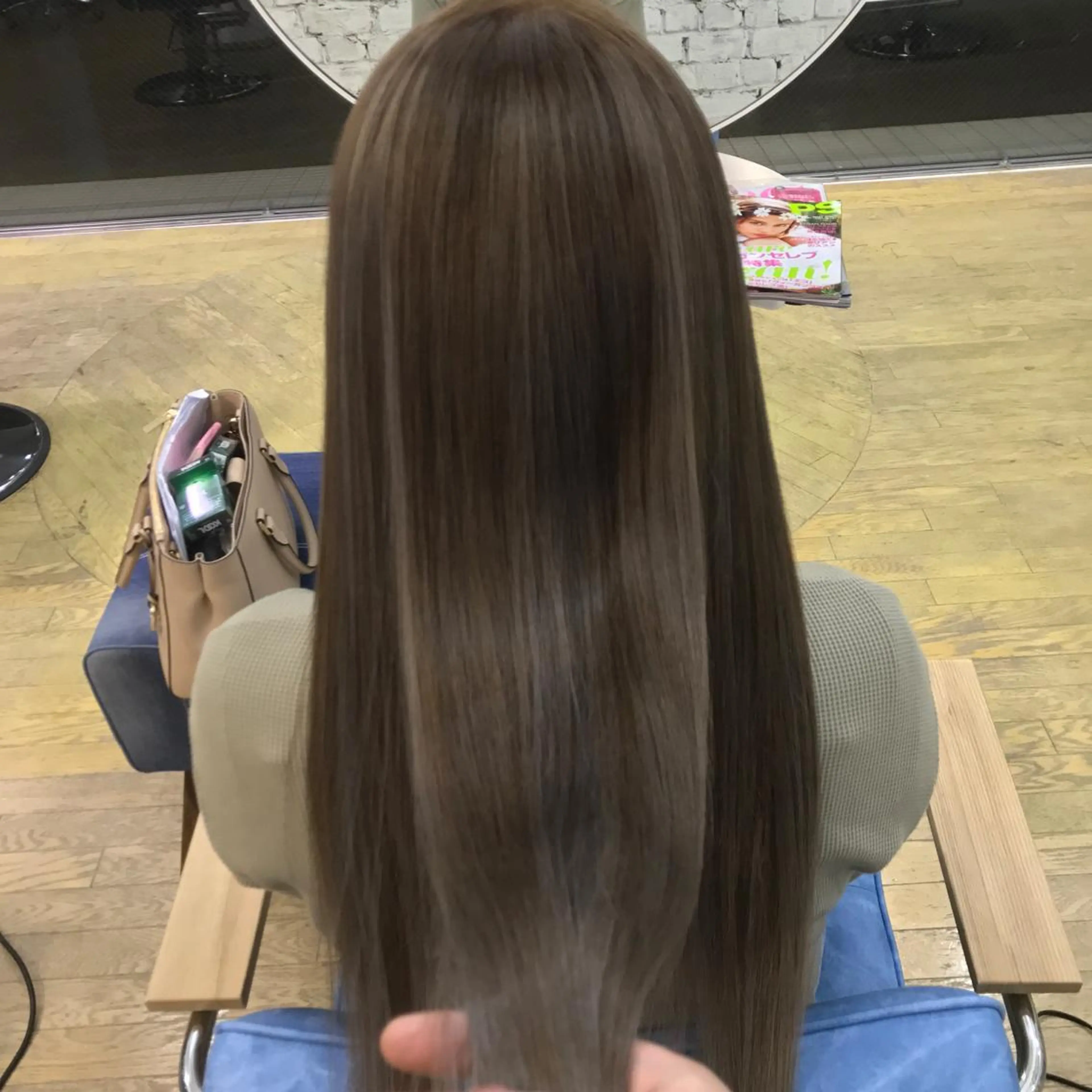 ロング カラー ヘアアレンジ グレージュ replica上大岡所属・松井 敬太郎のヘアスタイル