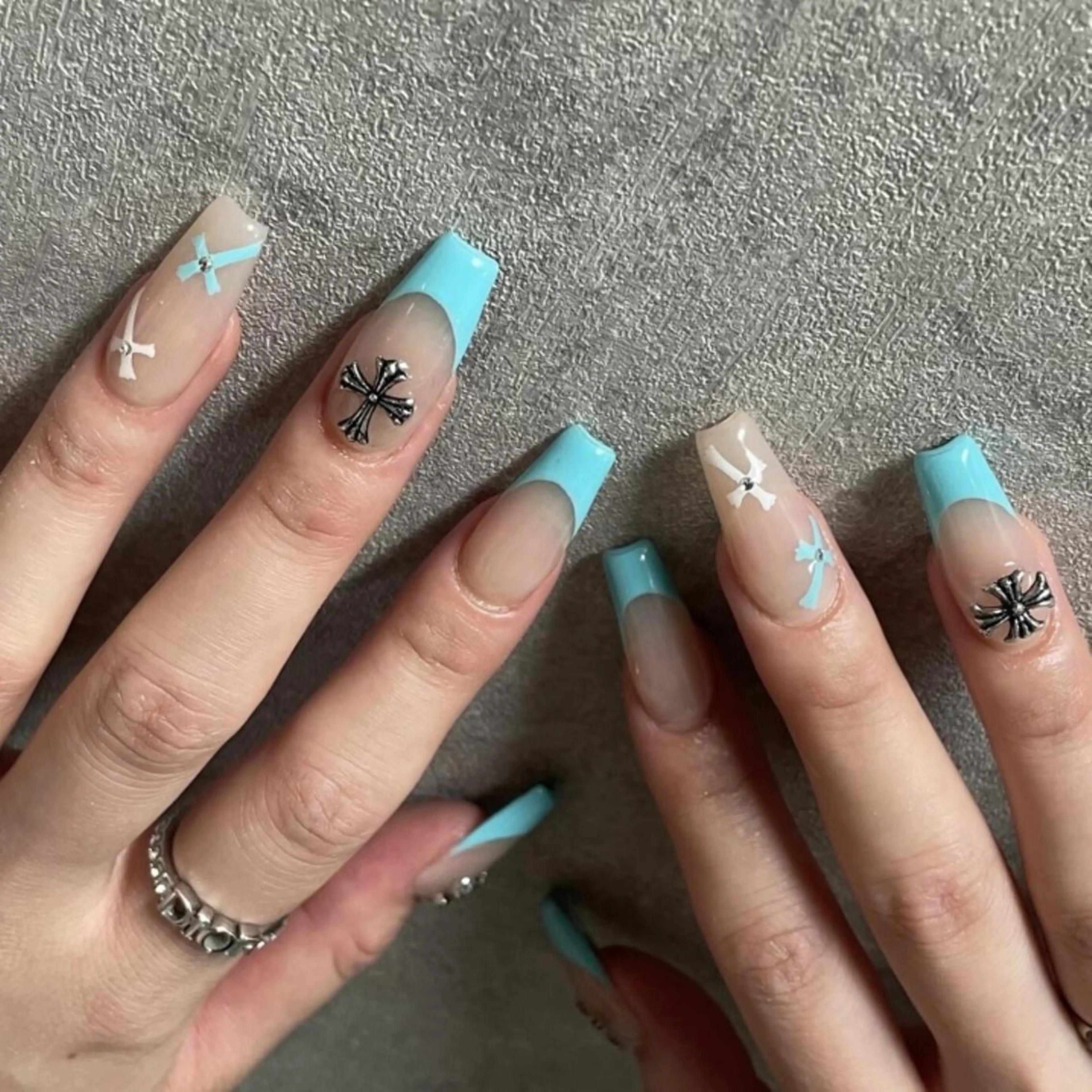 ネイル 長さ出し フレンチネイル 韓国ネイル ニュアンスネイル スカルプネイル nailstudio eviz新宿店のネイルデザイン