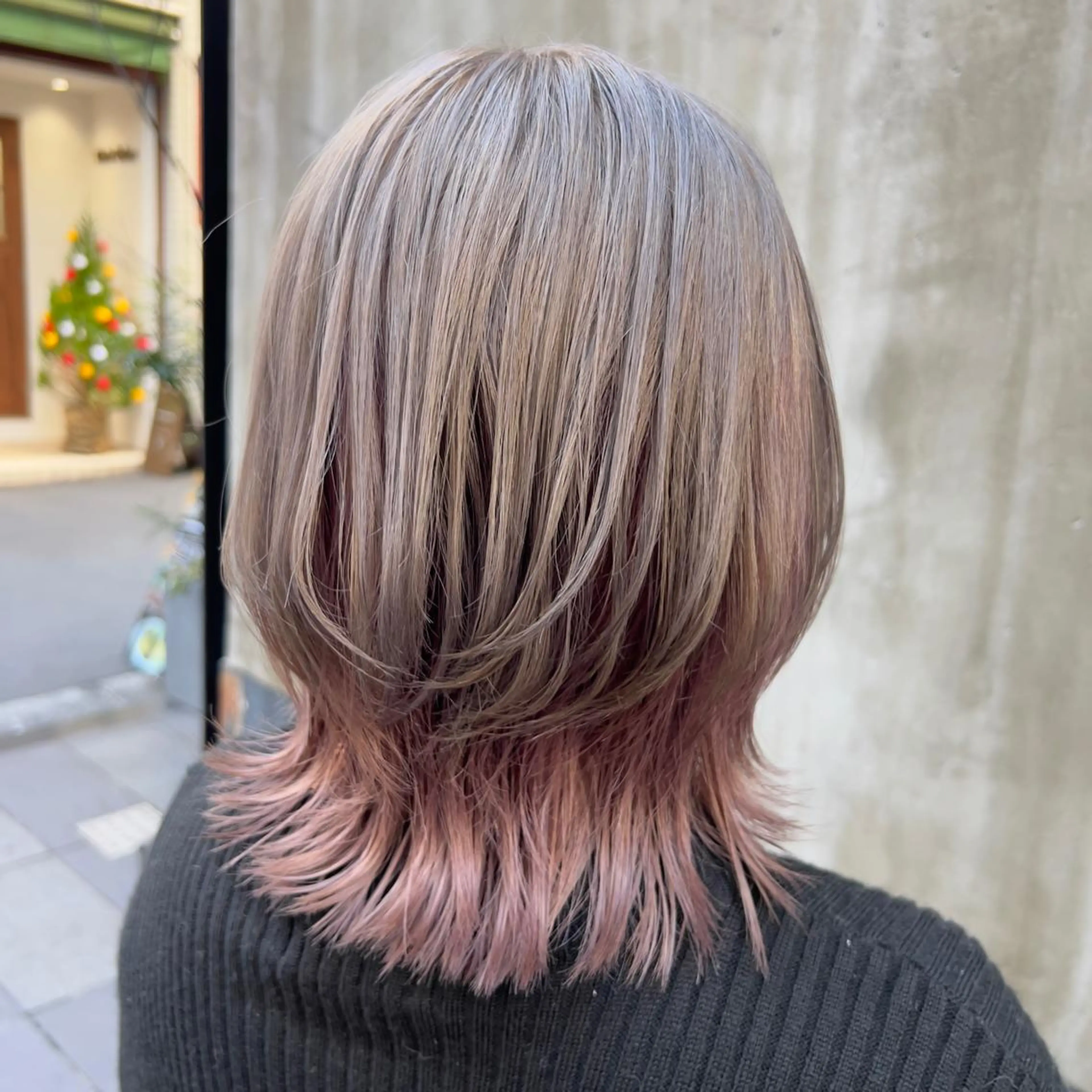 ミディアム カラー グレージュ インナーカラー ピンクカラー バイオレットカラー 🍇おぐら めぐみ🍇のヘアスタイル