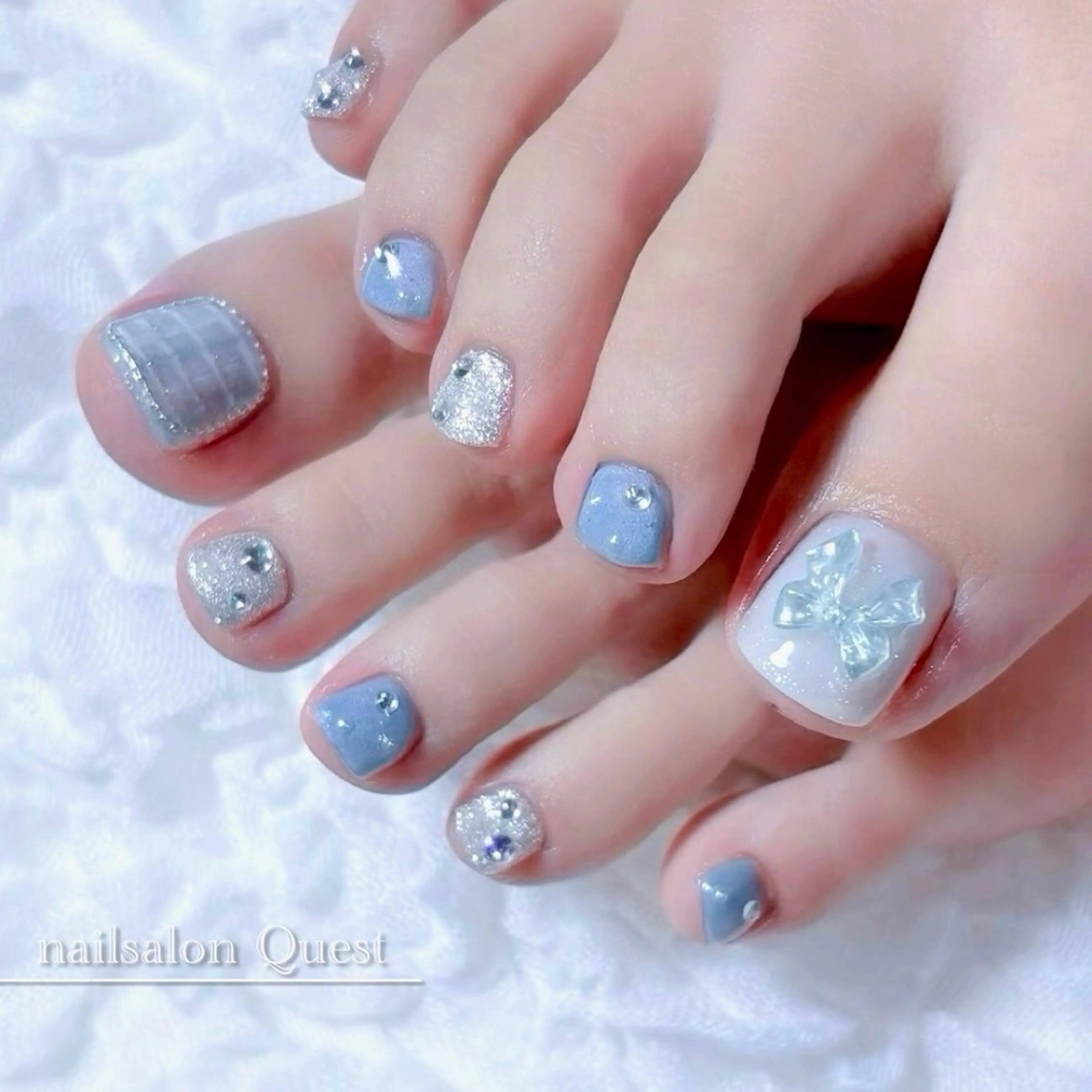 ネイル ブルー フットネイル ガーリー パステルネイル リボン フットネイル nailsalon Questのネイルデザイン