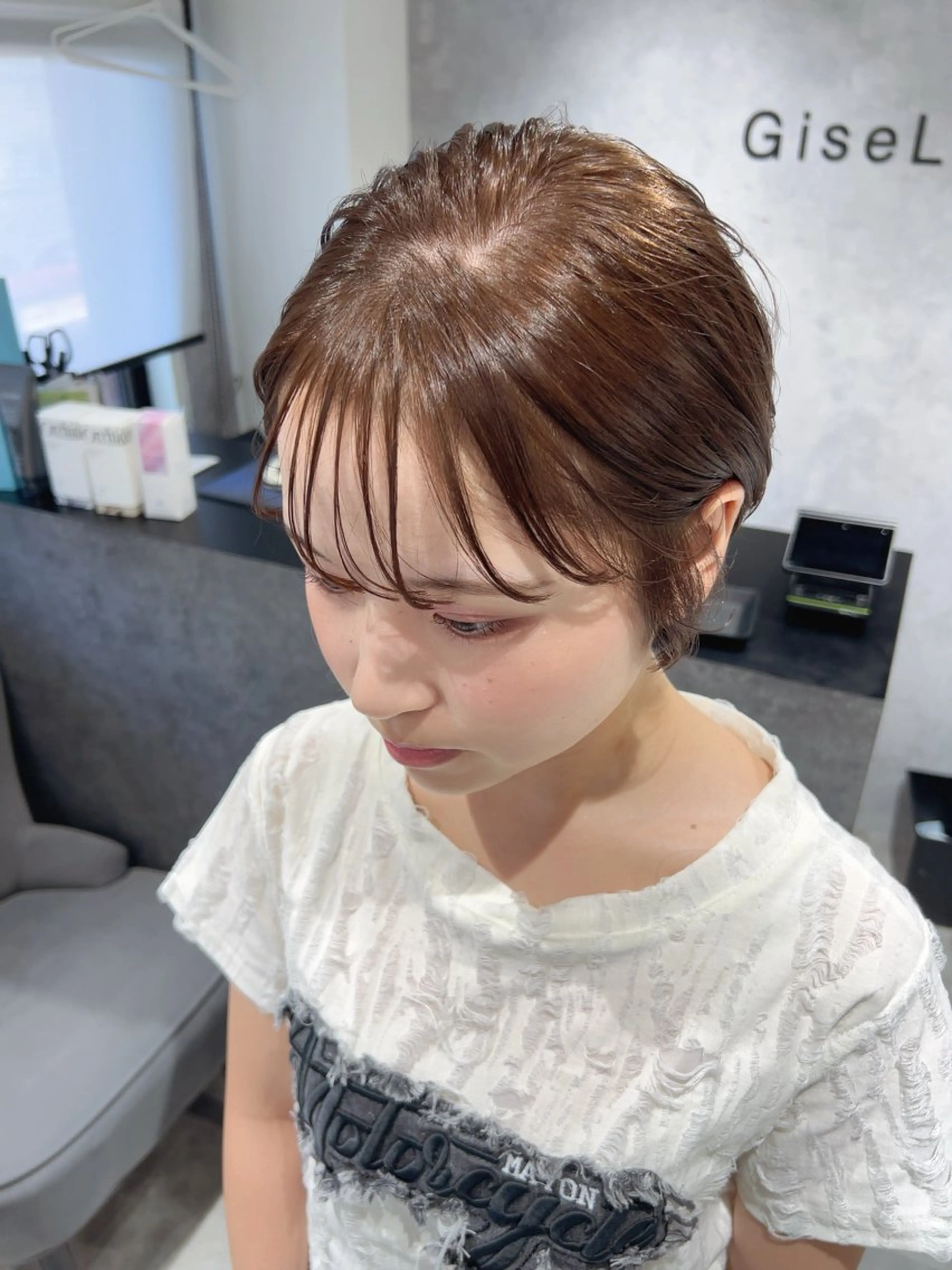 ショート カラー ベージュカラー ブリーチ 透明感カラー ダブルカラー イヤリングカラー カット ヘアカラー TOMONA👑 ミルクティーレイヤーのヘアスタイル