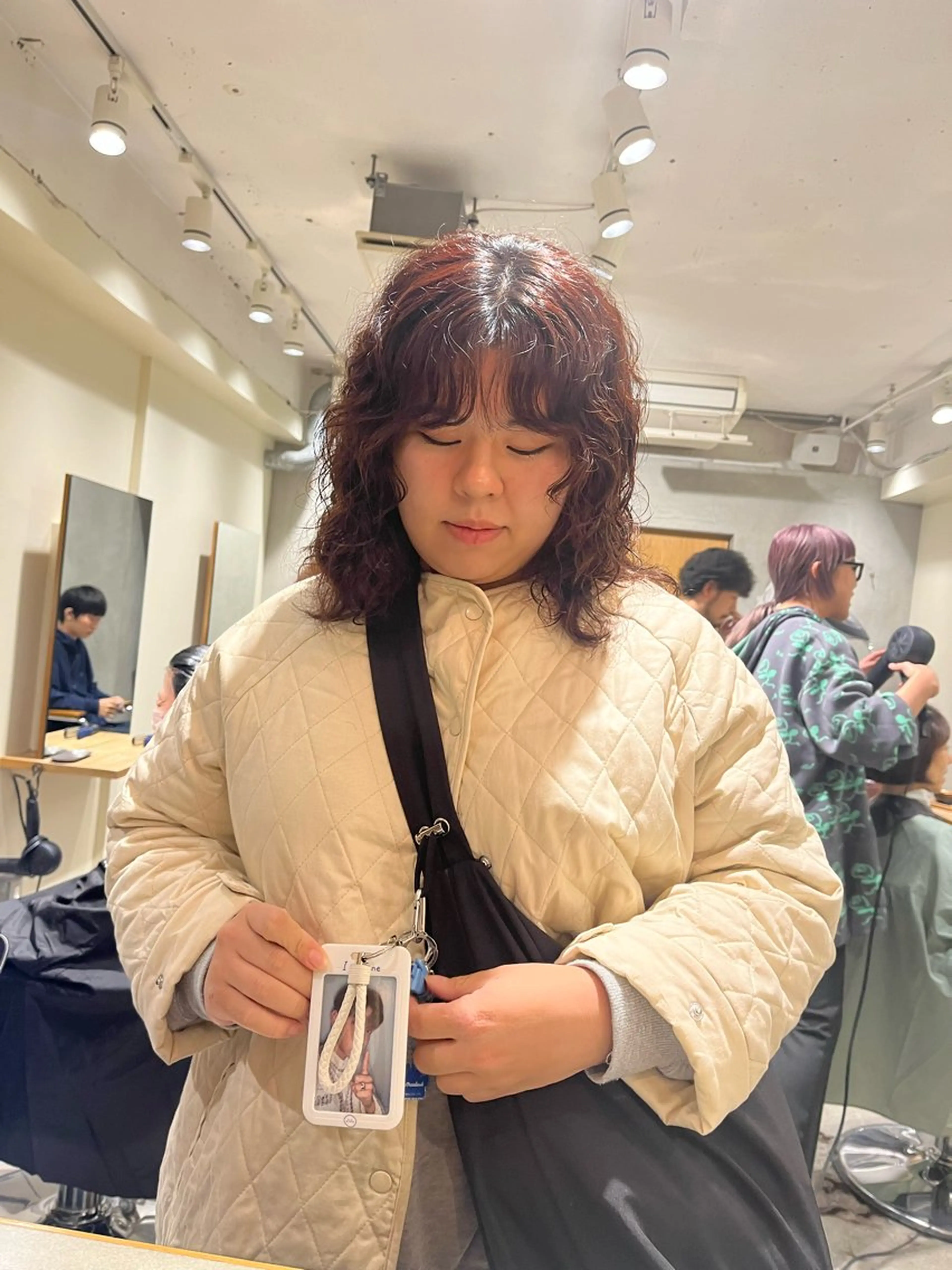 セミロング パーマ カット ヘアカラー パーマ 縮毛矯正 エクステ ヘッドスパ ヘアセット 🦮shiori アイドルオタク🦮のヘアスタイル