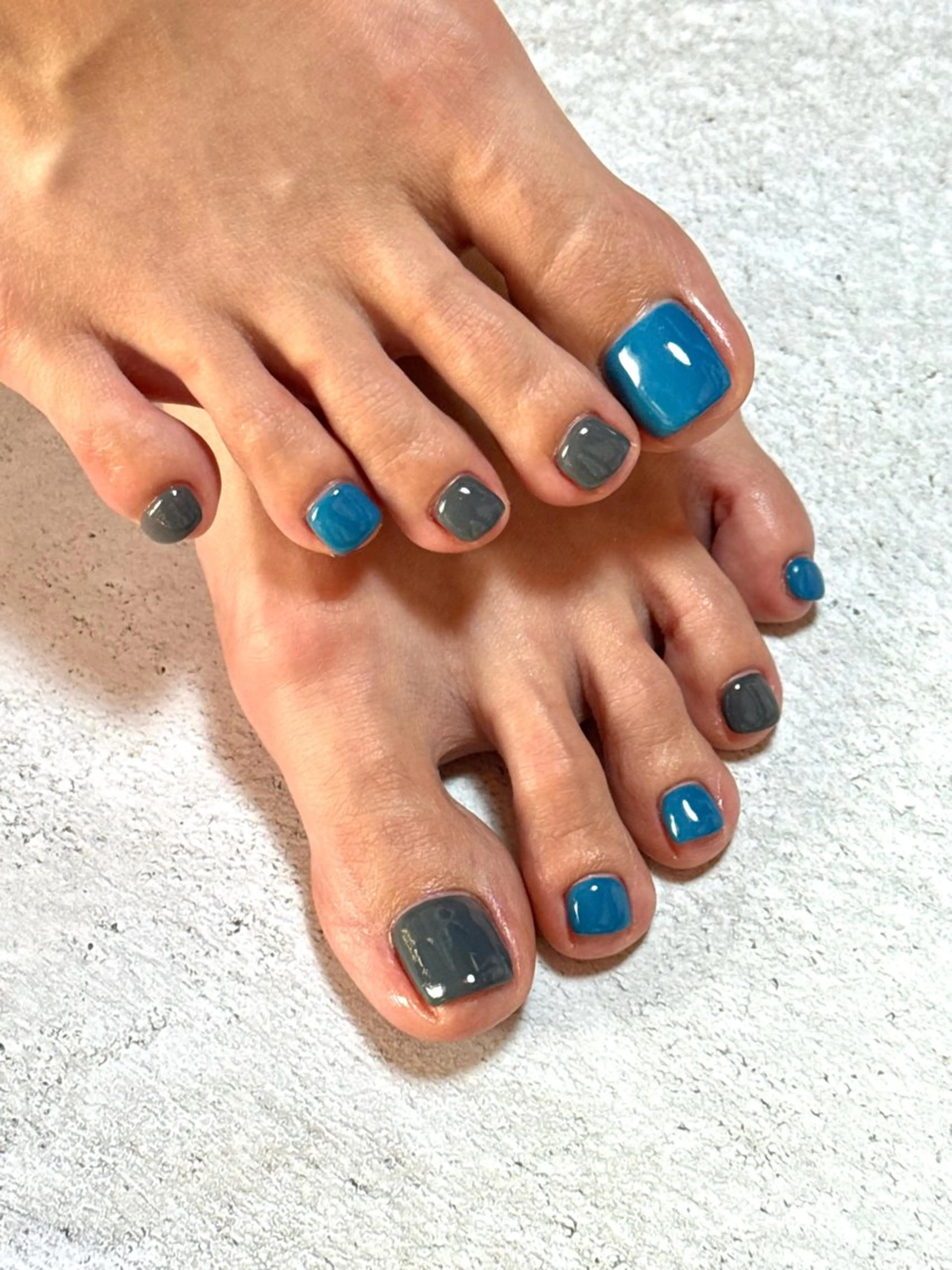 うるつやワンカラー🦶🏽💫2色までOK！の写真