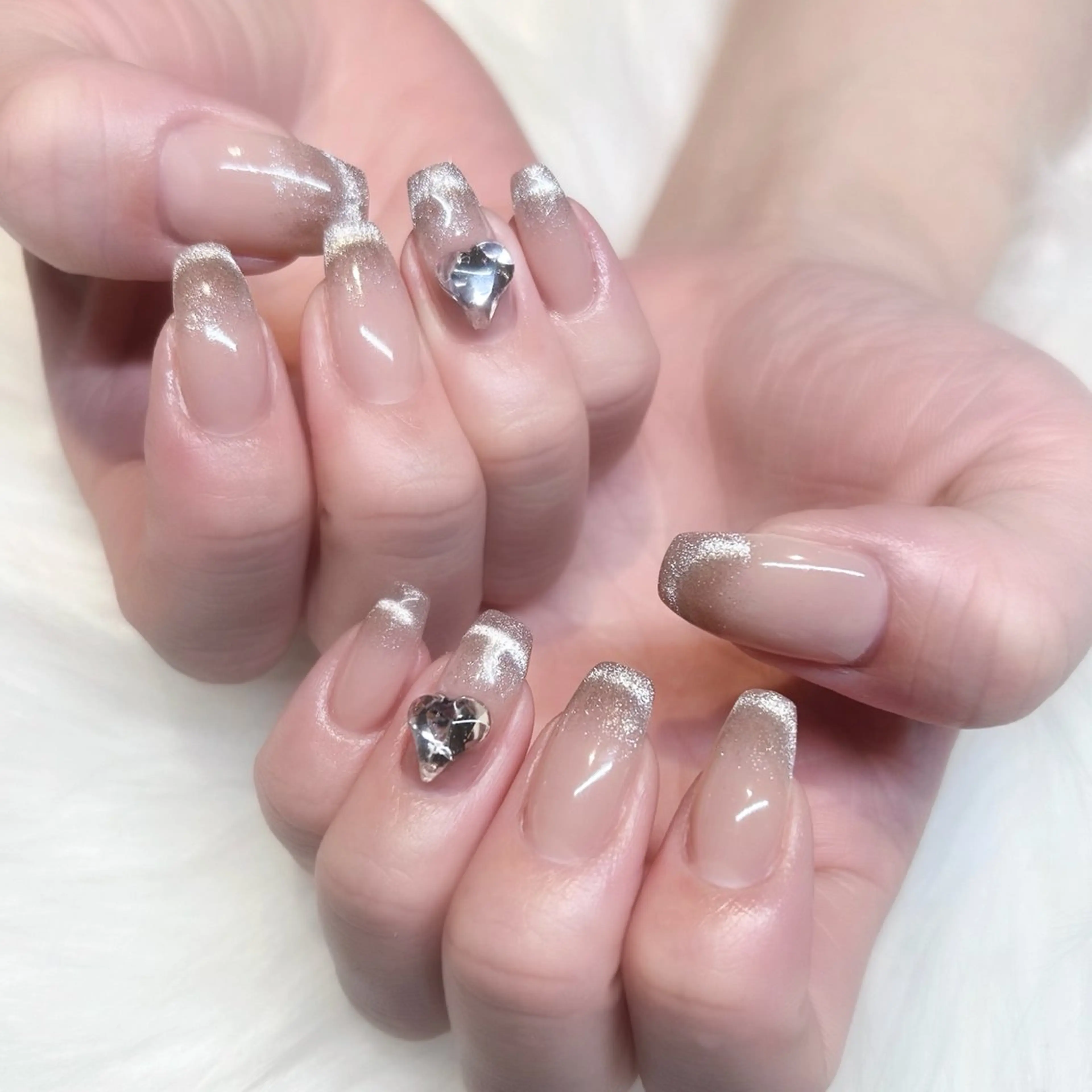 ネイル フレンチネイル ハート キラキラネイル マグネットネイル マグネットフレンチ ハンドネイル Keli Nailのネイルデザイン