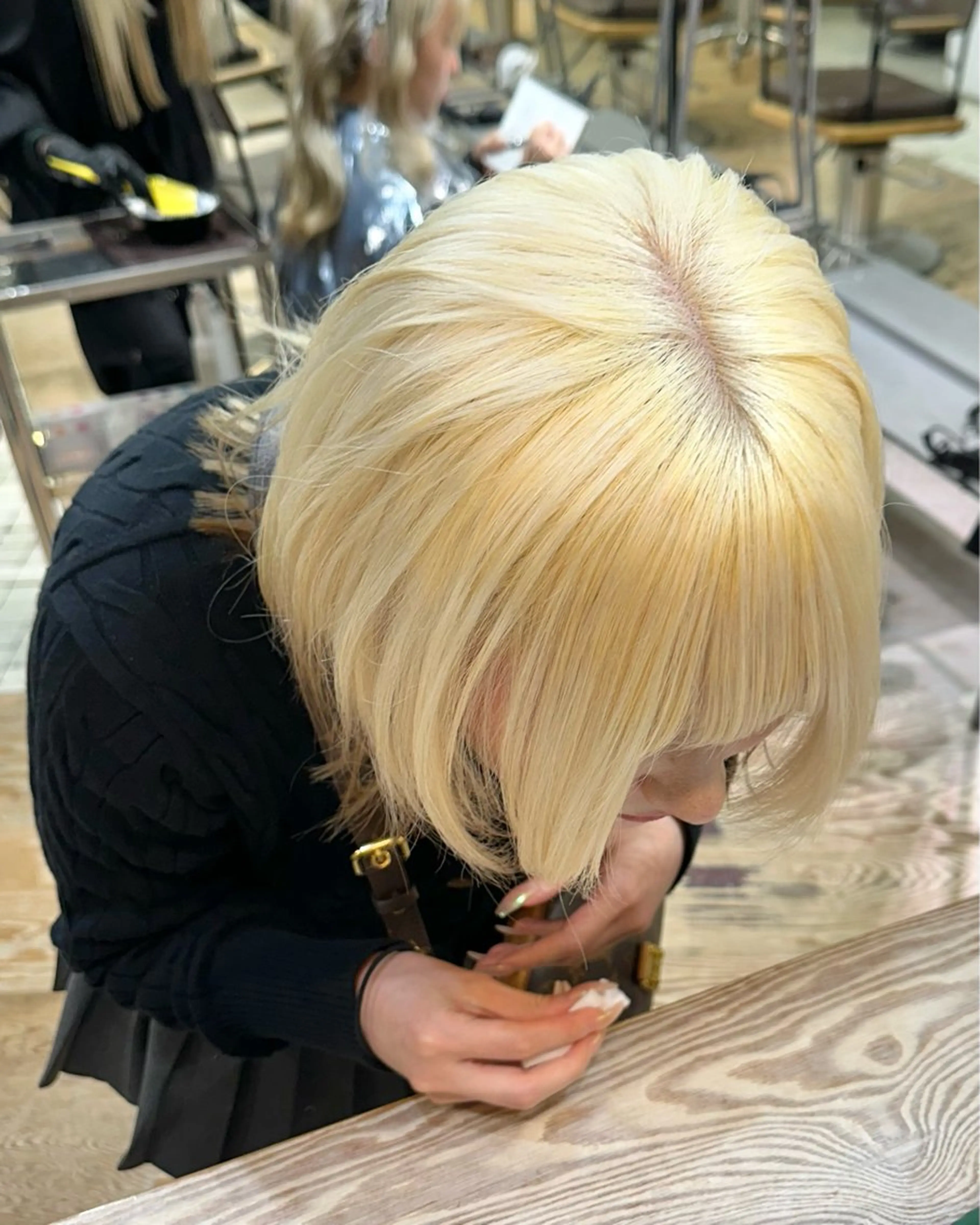 ミディアム ヘアカラー トリートメント 抜きっぱなしブロンド ササキカズマのヘアスタイル