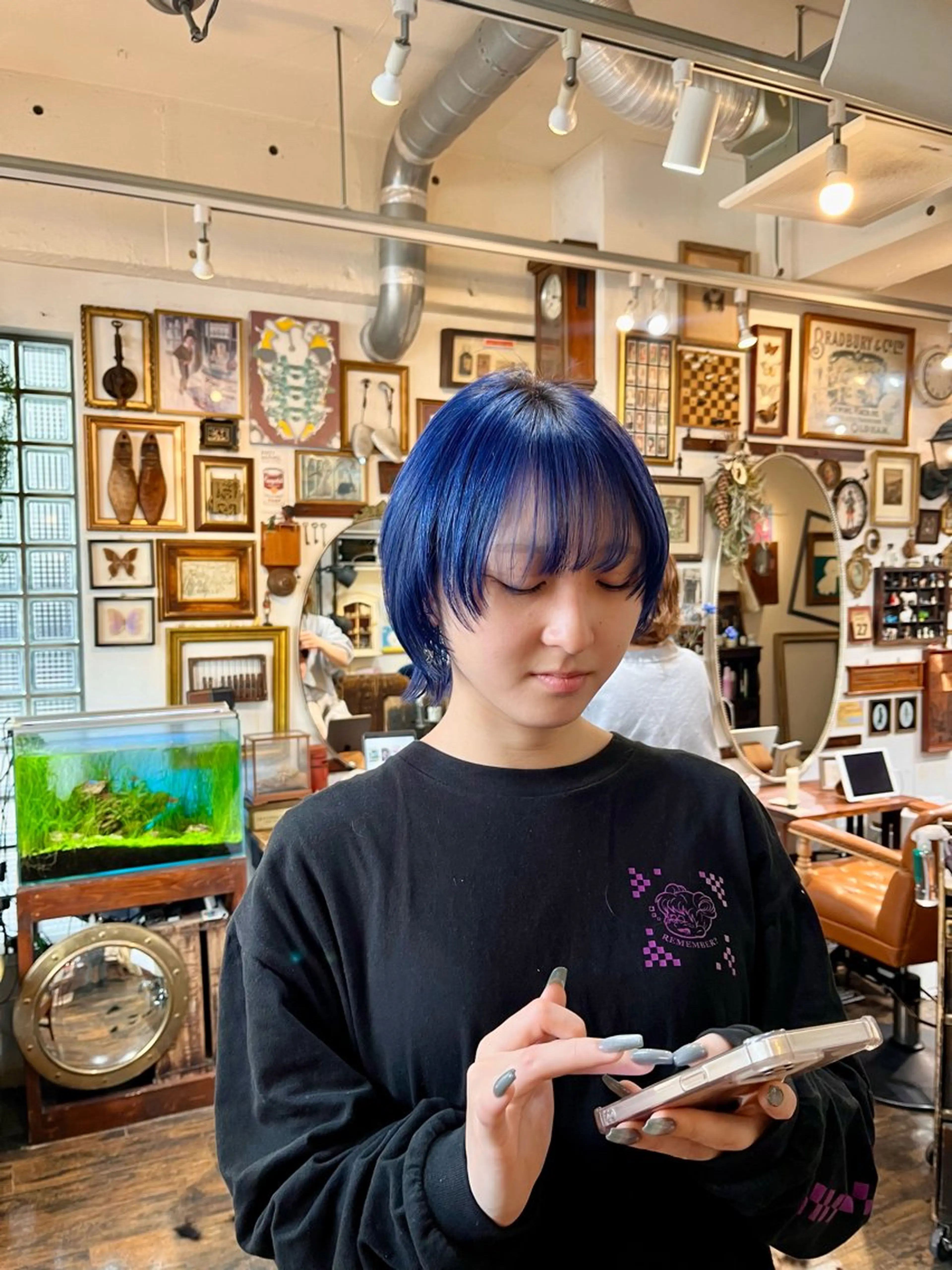 ショート カラー ブリーチ ショートヘア ウルフカット カット ヘアカラー トリートメント ヘッドスパ 抜け感パーマ/ 顔まわり/緒方椋のヘアスタイル