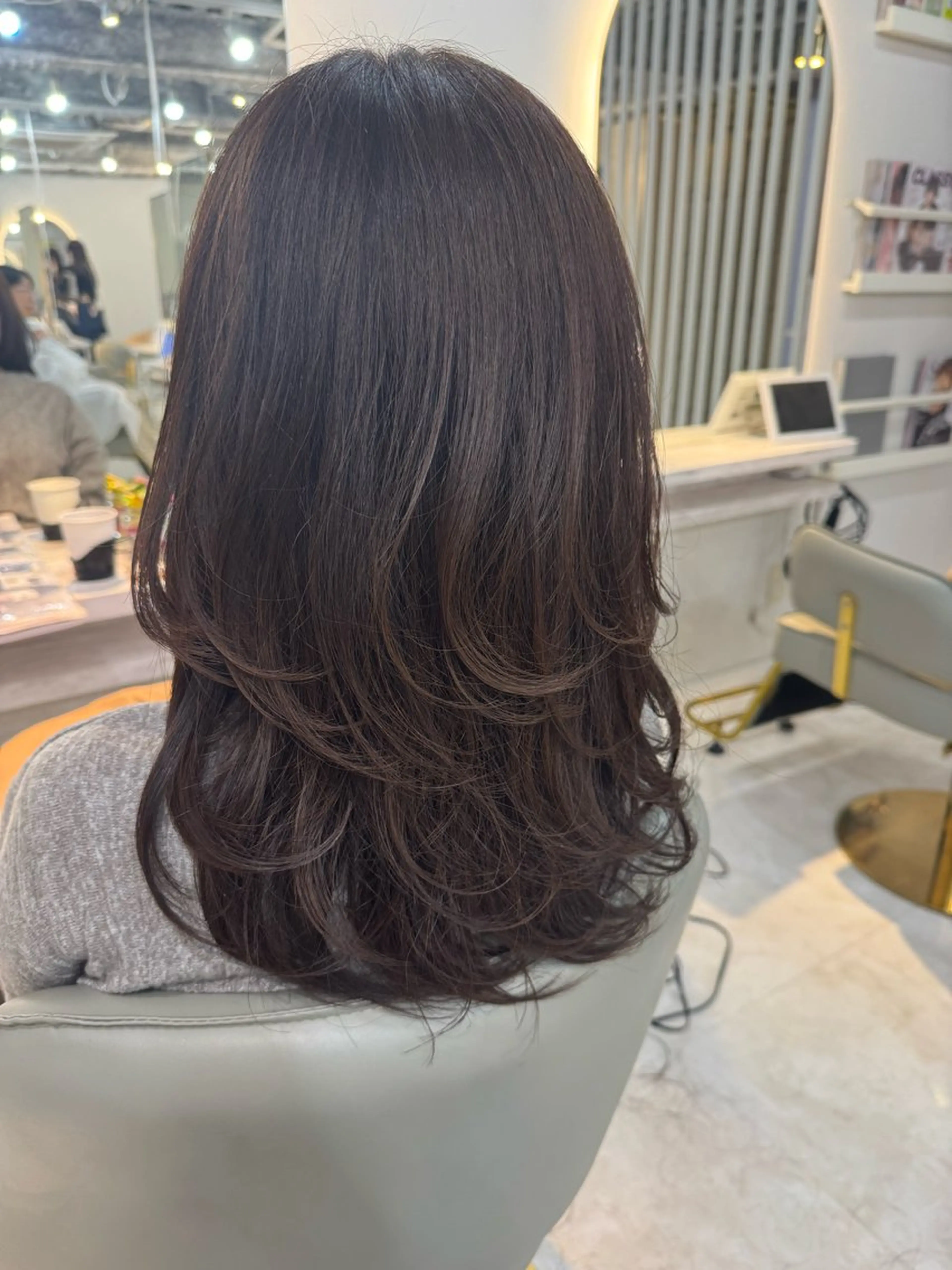 セミロング ハッシュカット カット レイヤーカット 中屋光貴のヘアスタイル