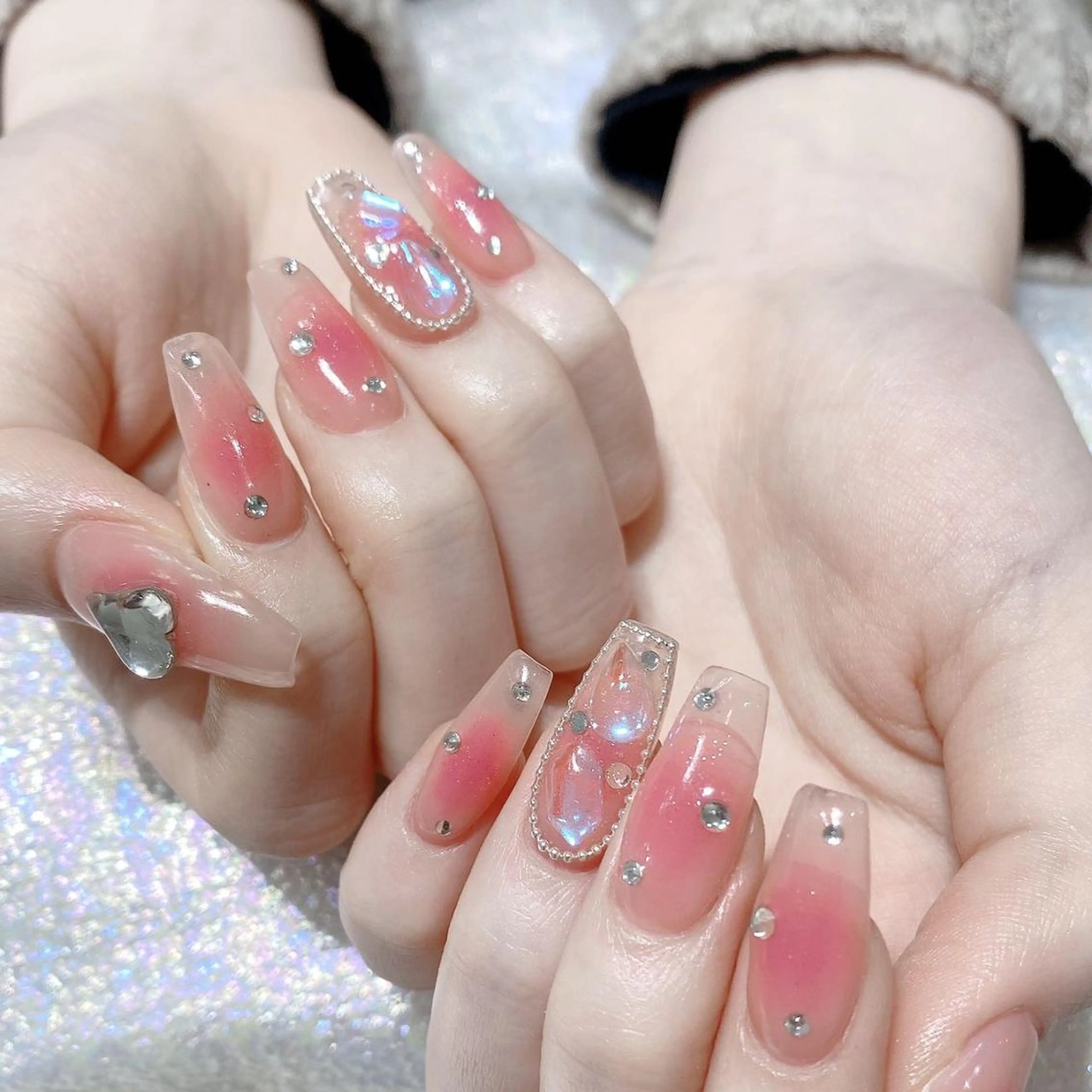 ネイル ハンドネイル Queens ciciのネイルデザイン