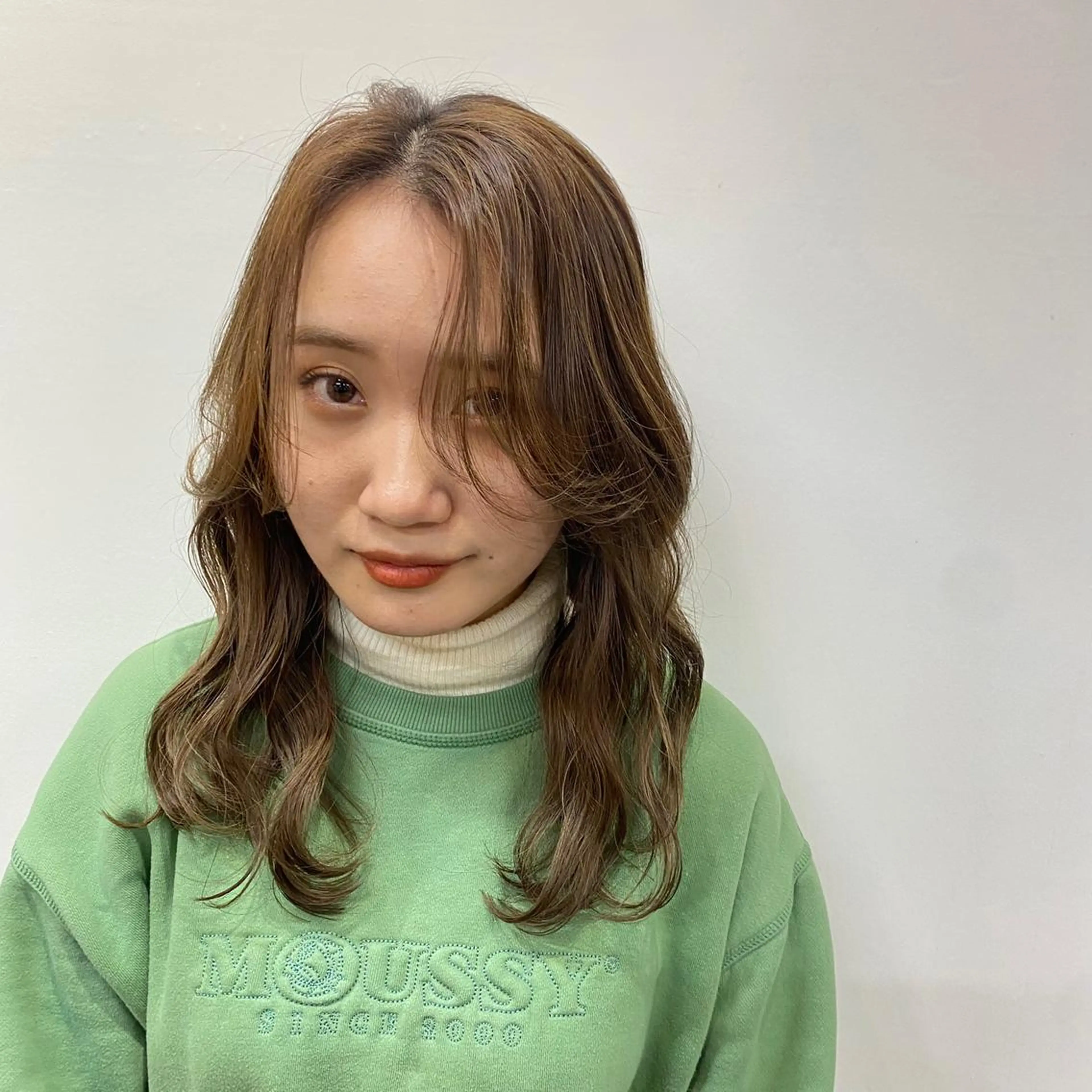 セミロング 顔まわりレイヤー レイヤーカット てんてん/ 天坂　有里のヘアスタイル