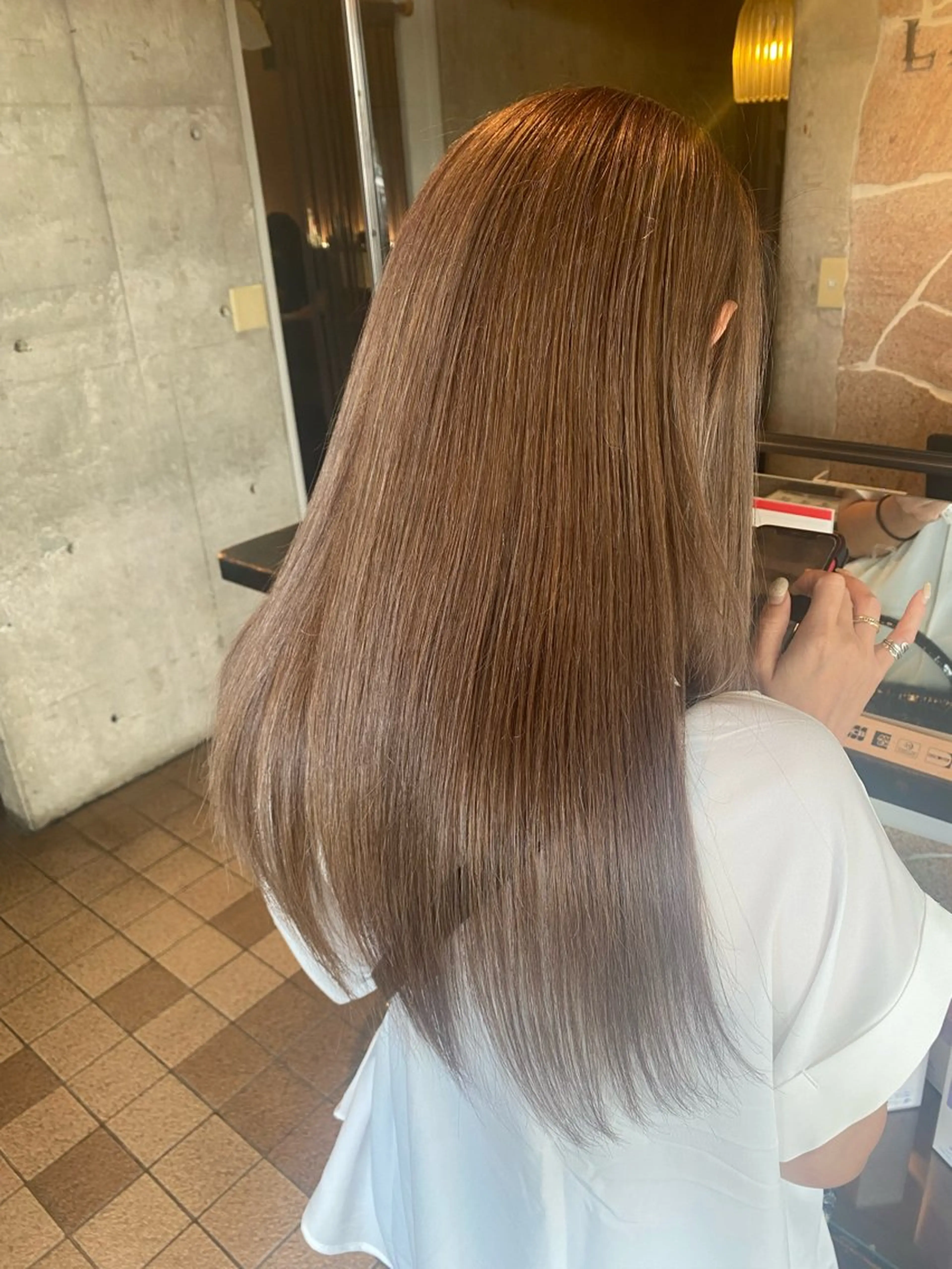 ロング カラー ラピスキーズ 寺本のヘアスタイル