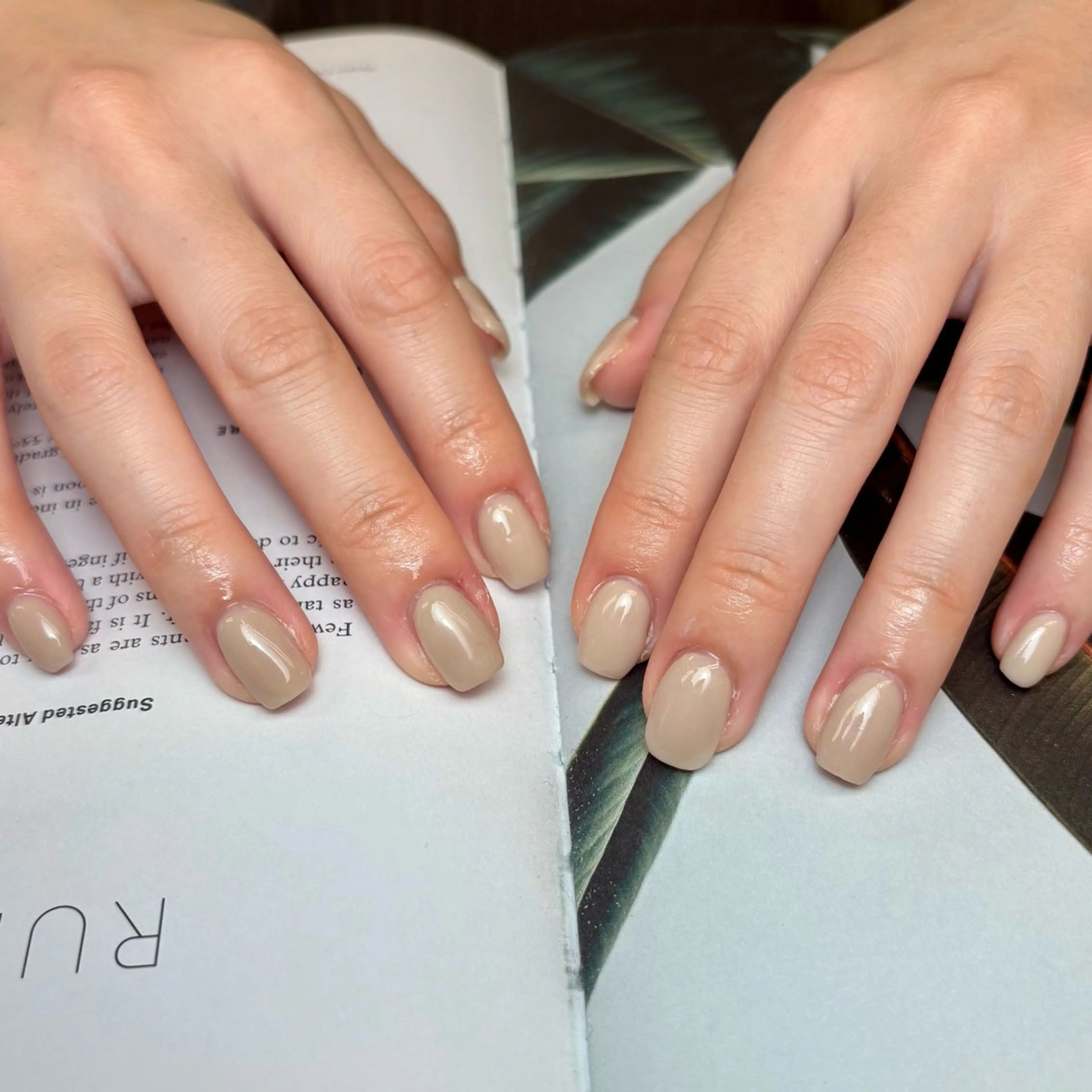 ネイル ハンドネイル VIVA NAIL所属・自爪を傷つけない フィルイン3500円のネイルデザイン