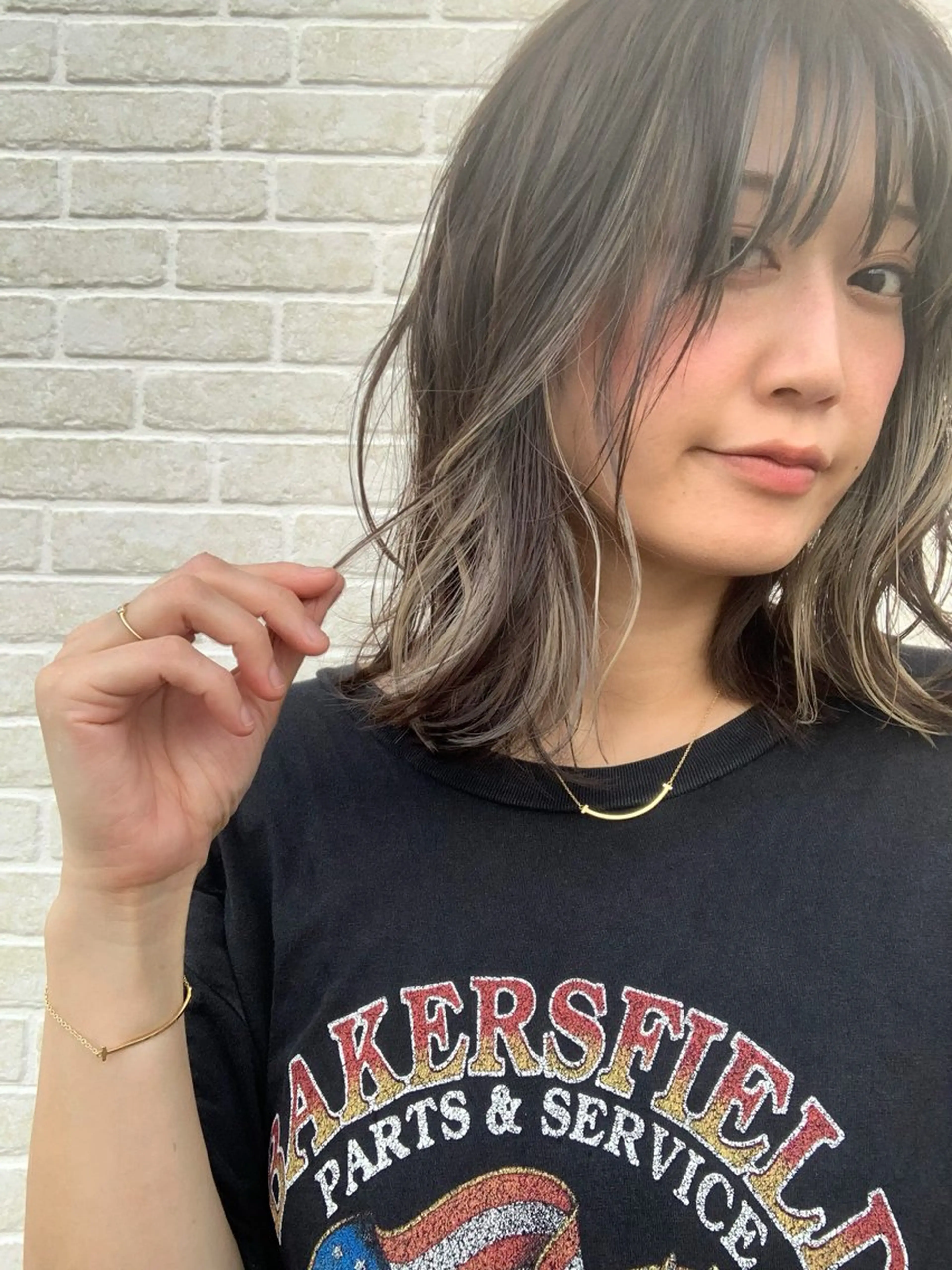 ミディアム Dear所属・Dear 秋田有美のヘアスタイル