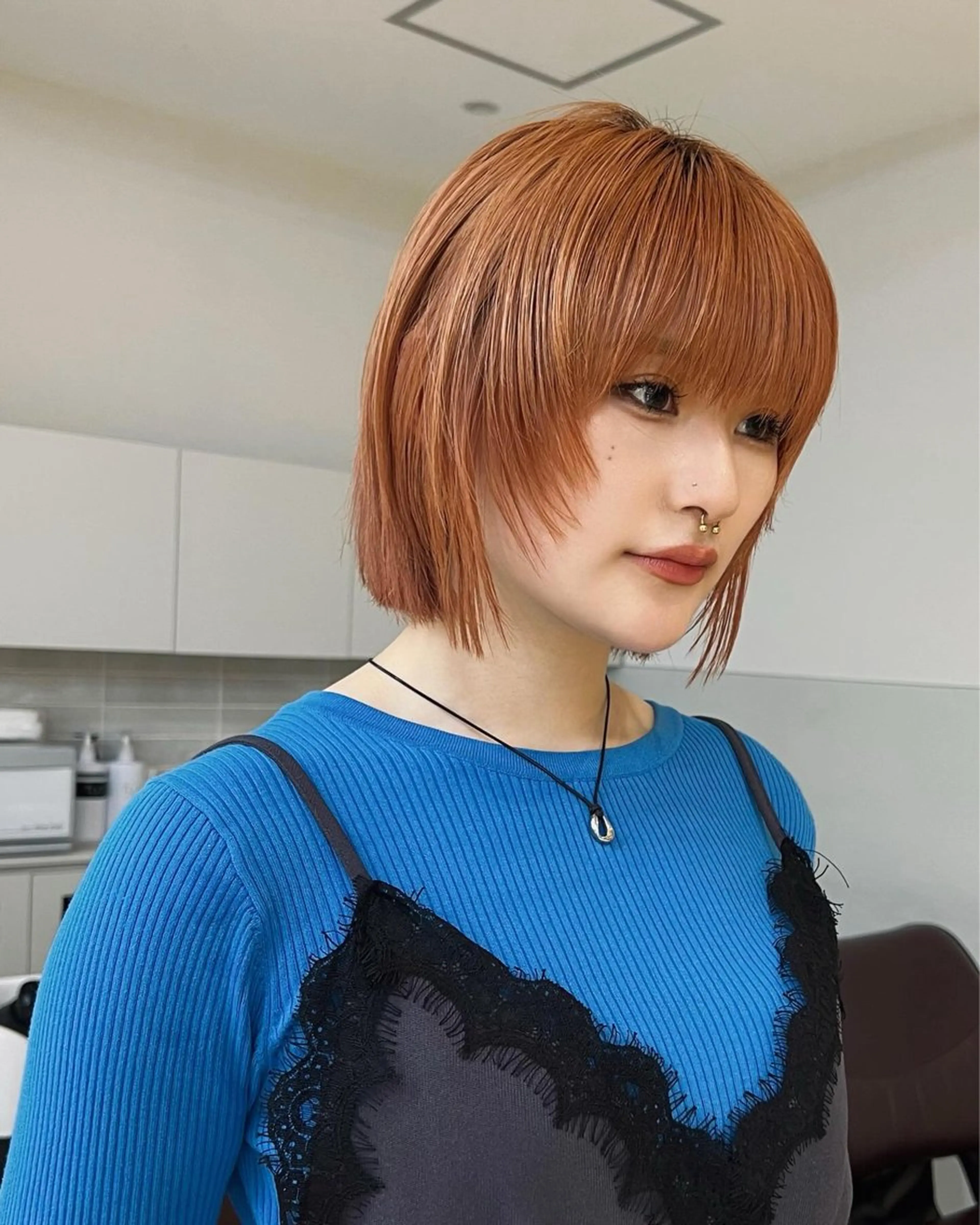 ショート カラー アッシュ アッシュブラウン ブリーチ ブラウンカラー ケアブリーチ ヘアカラー トリートメント ヘアセット ニュアンスレイヤー ハイトーンカラーのヘアスタイル