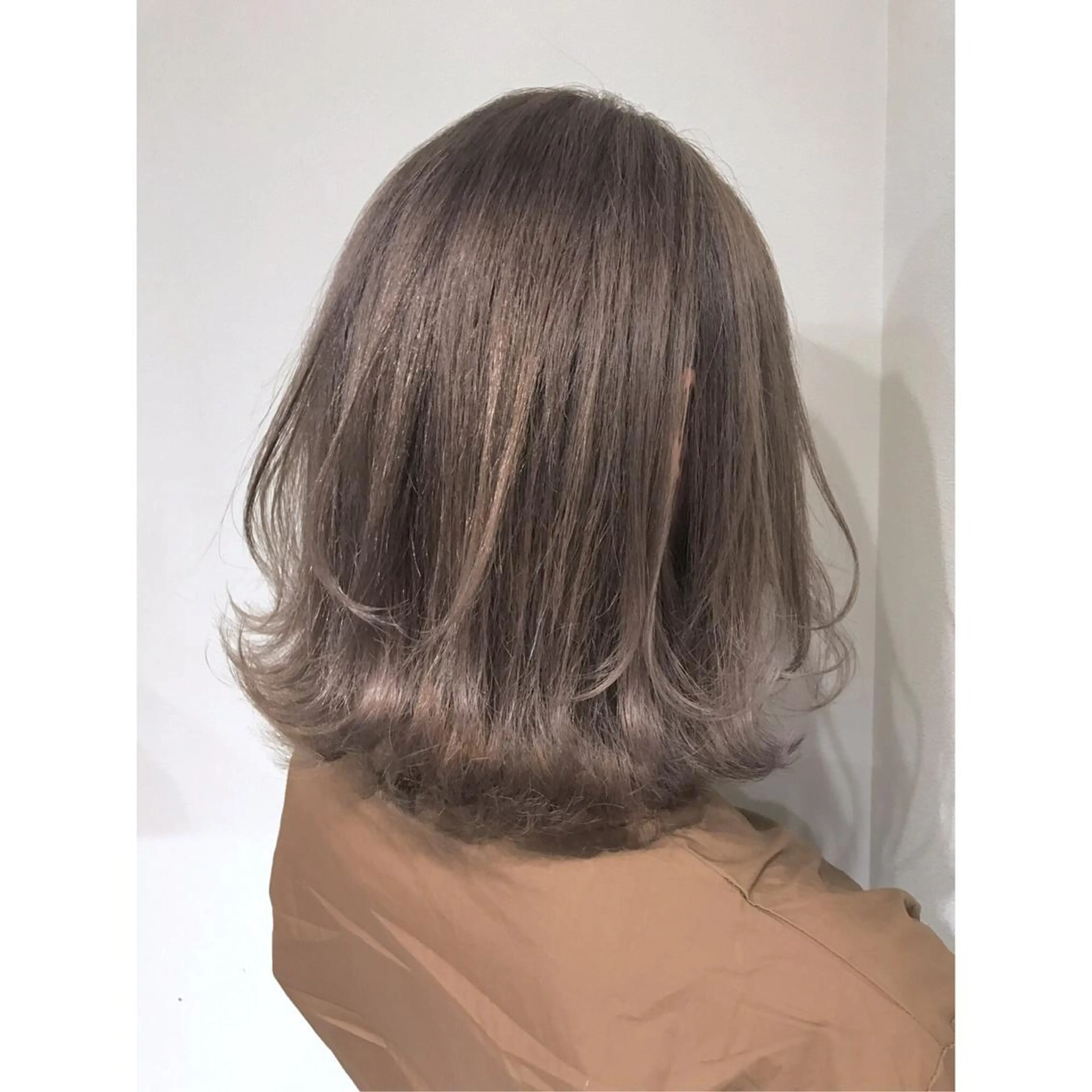 ミディアム カラー 透明感カラー グレージュ ヘアカラー 似合わせ提案サラ艶♡ 彩華のヘアスタイル