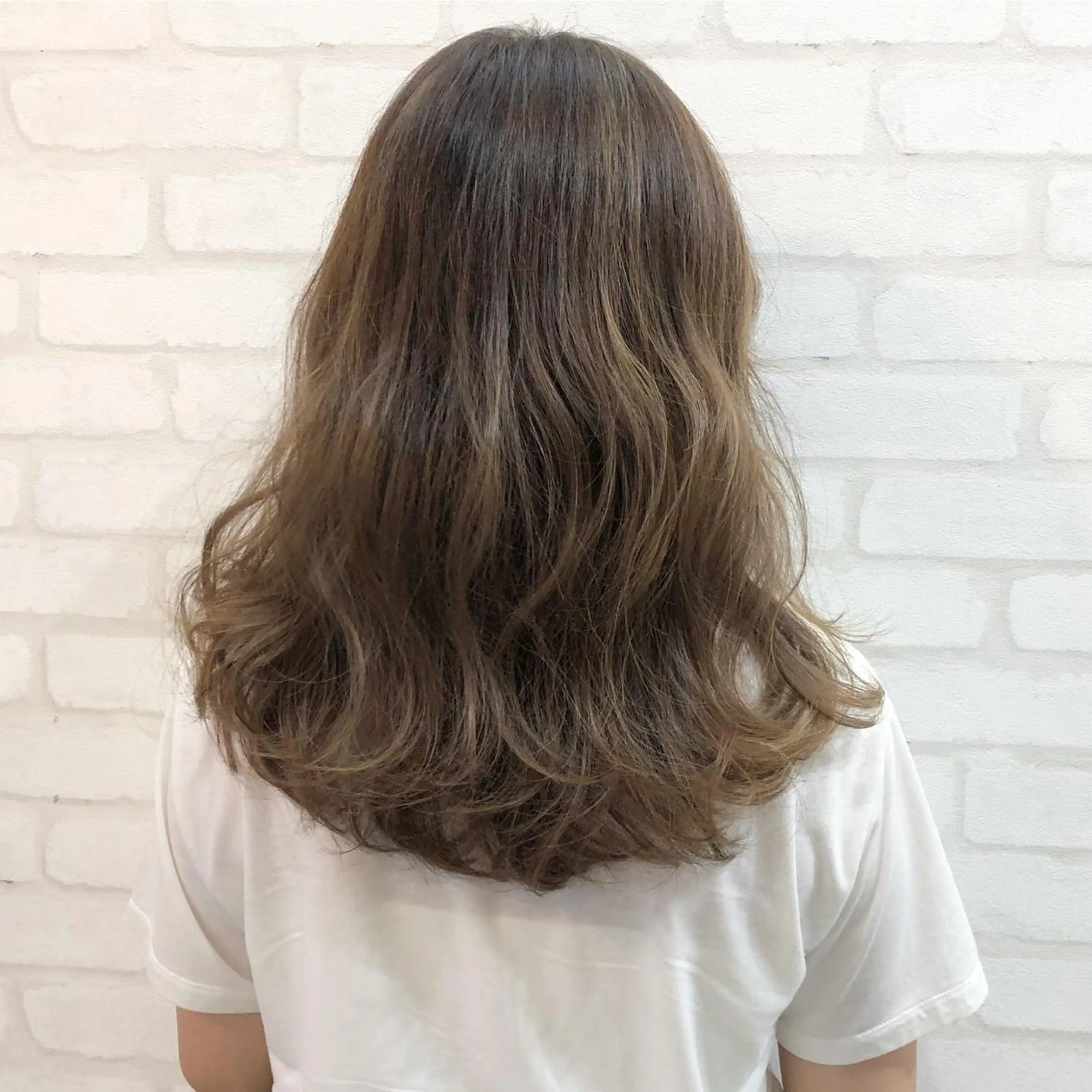 セミロング 若山 敦のヘアスタイル