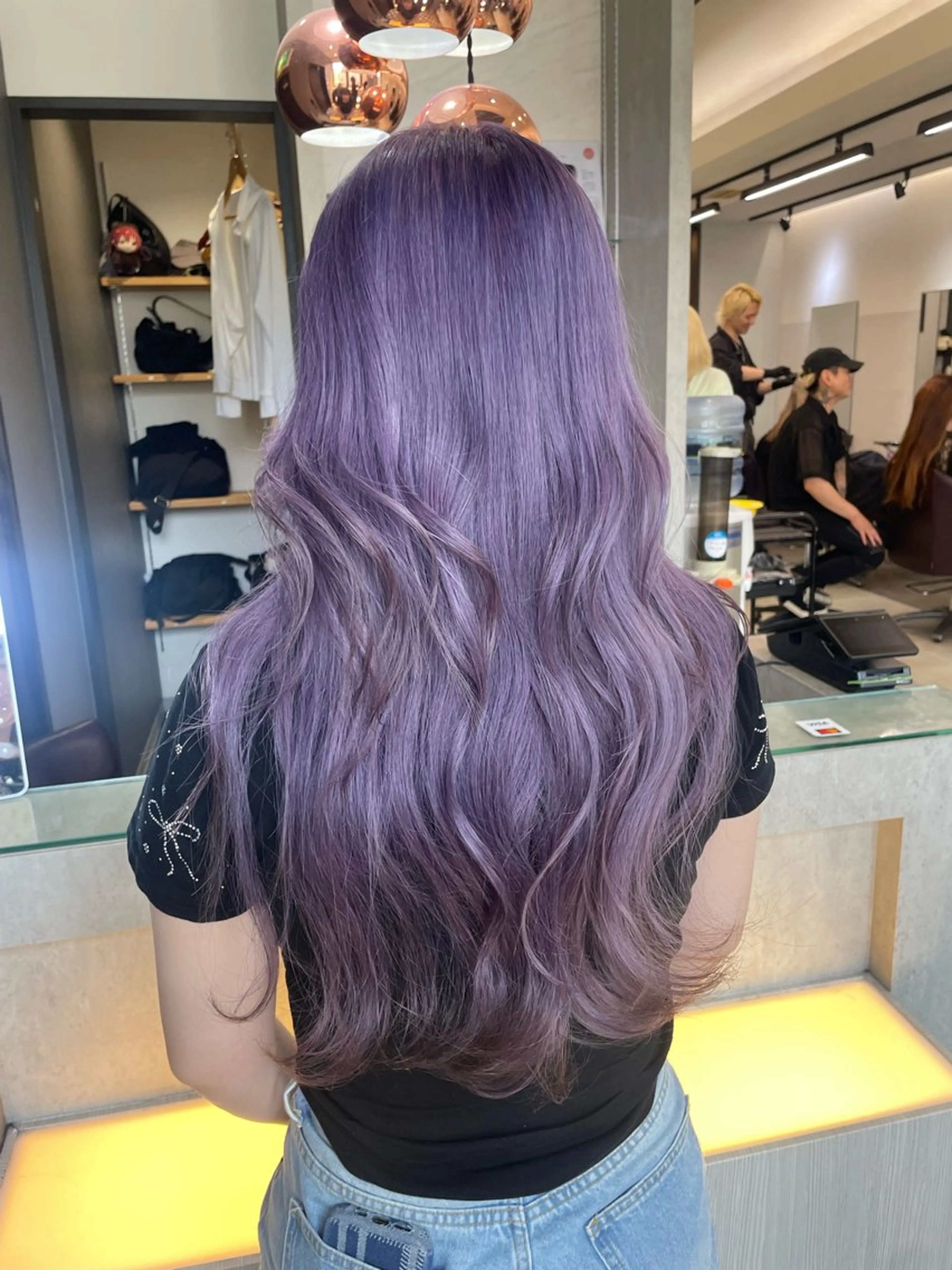 ロング カラー ラベンダーカラー AIRI layer cut hairのヘアスタイル