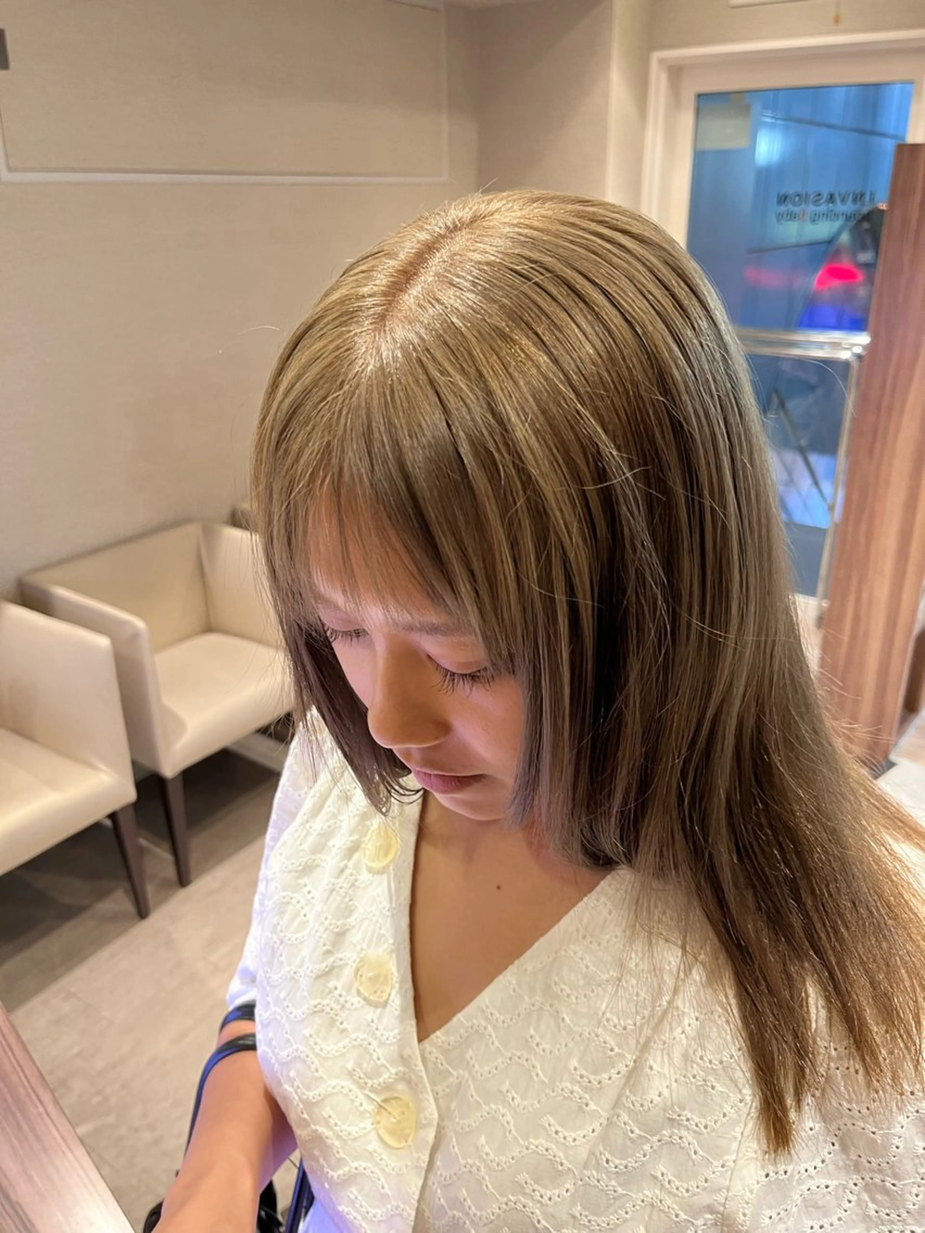 ロング カラー ベージュカラー ブリーチ ケアブリーチ グレージュ 縮毛矯正 dogstar小林諒 レイヤー/パーマのヘアスタイル