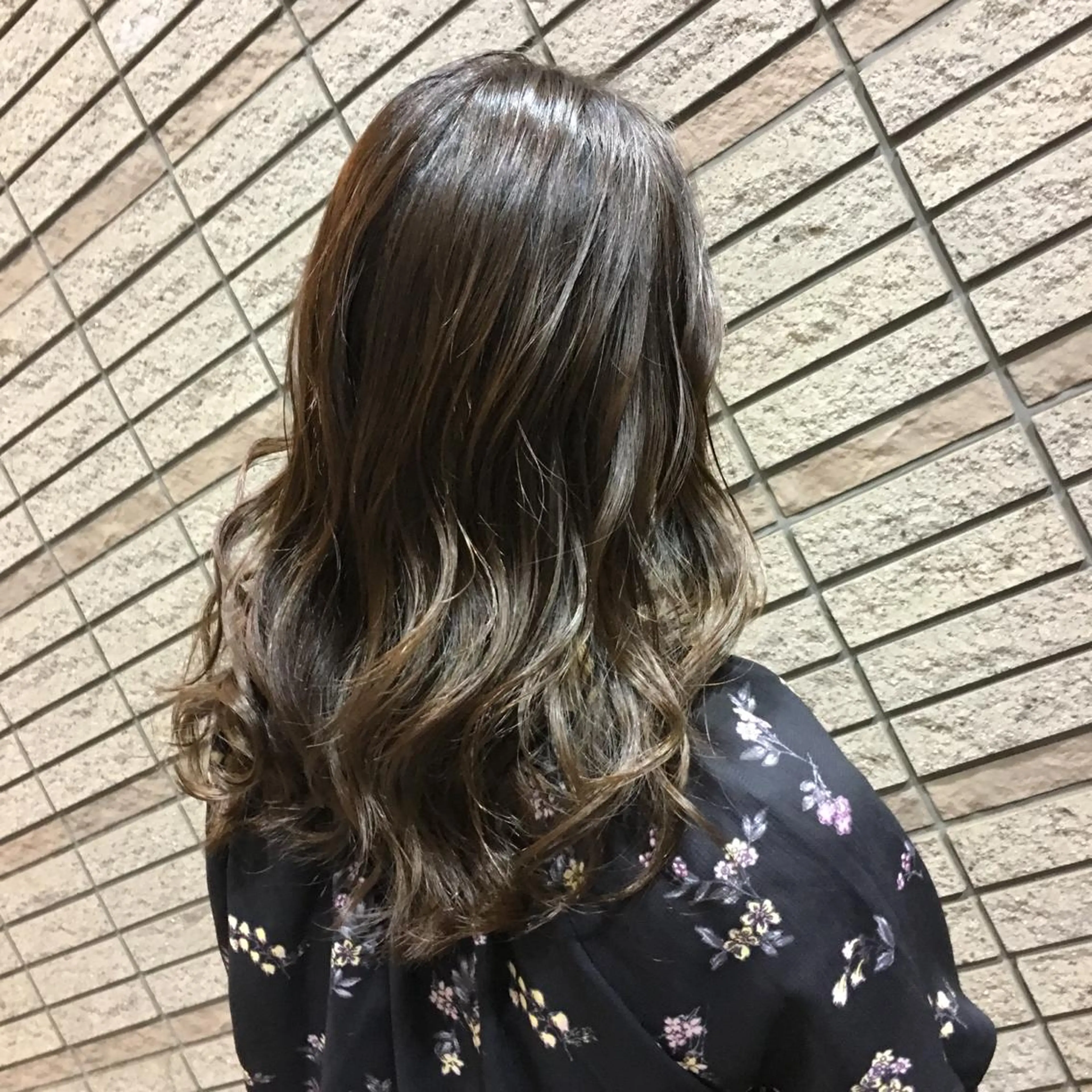 カラー ブラウンカラー イルミナカラー 外国人風カラー カット ヘアカラー トリートメント N° jillva ♦️川端裕司♦️のヘアスタイル