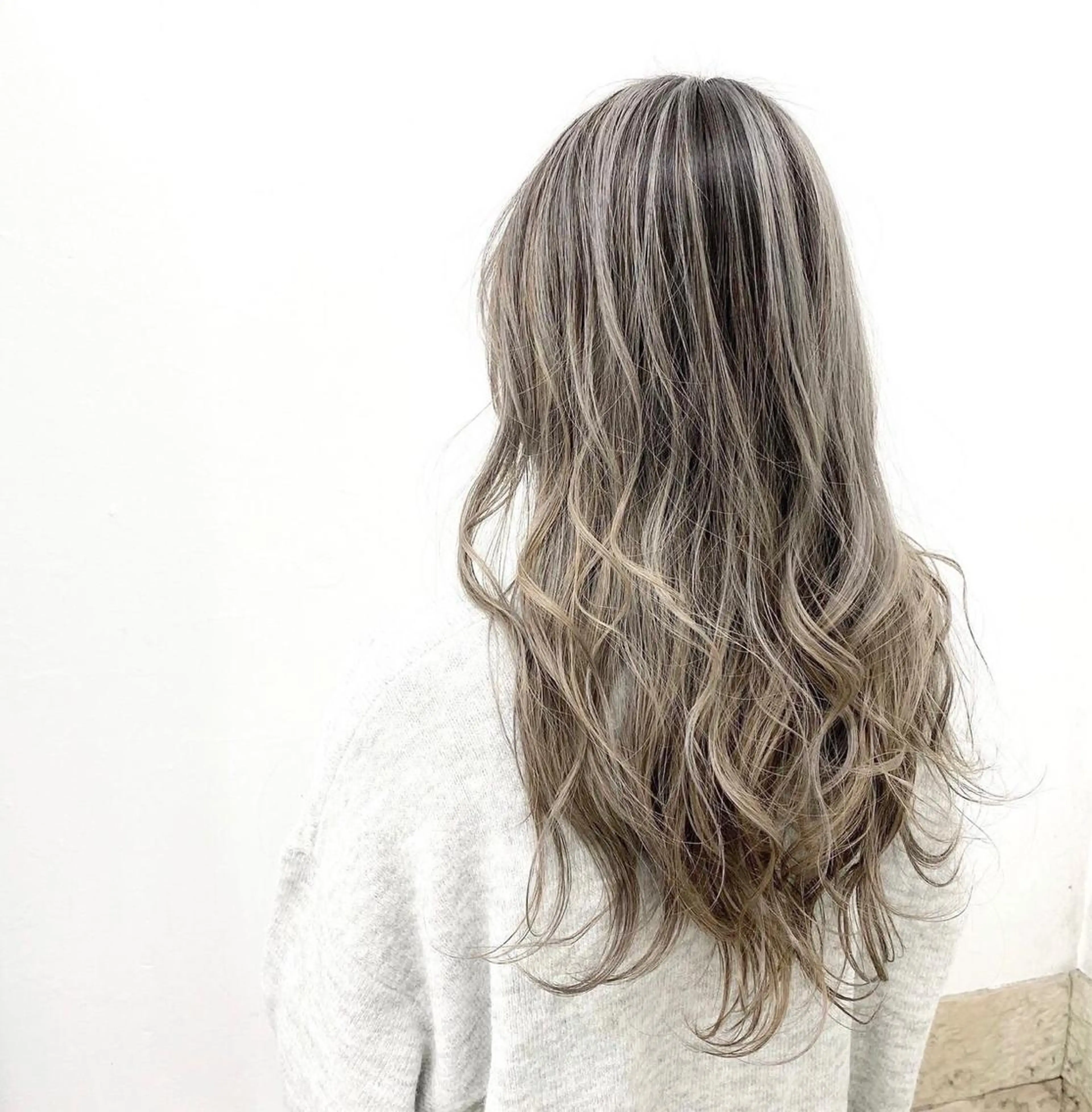 ロング カラー 白髪ぼかしハイライト 白髪ぼかしカラー中澤のヘアスタイル