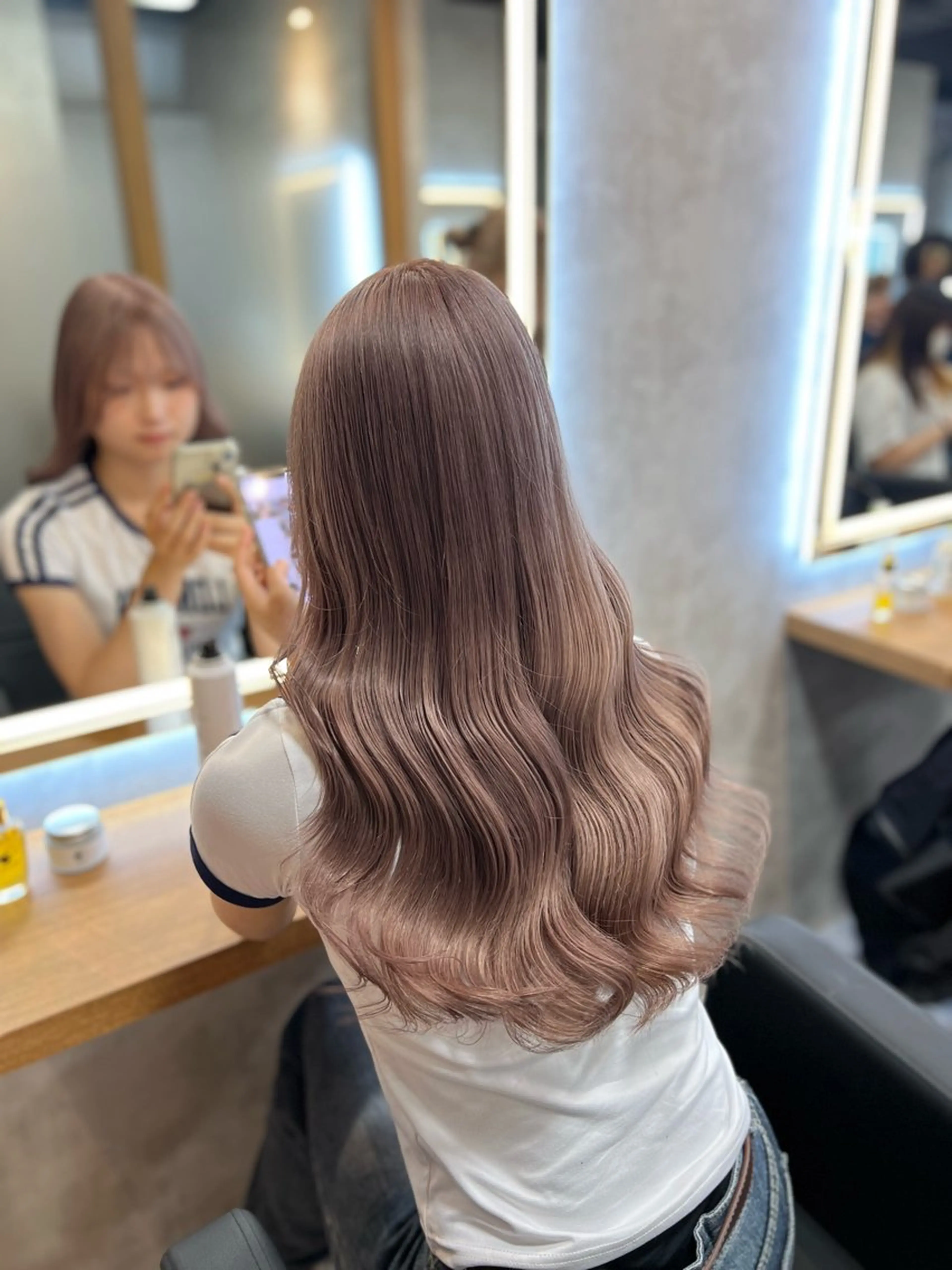セミロング カラー ベージュカラー ダブルカラー ハイトーンカラー ミルクティーベージュ ヘアカラー トリートメント ヘアセット お客様満足No.1 🌈Neneのヘアスタイル
