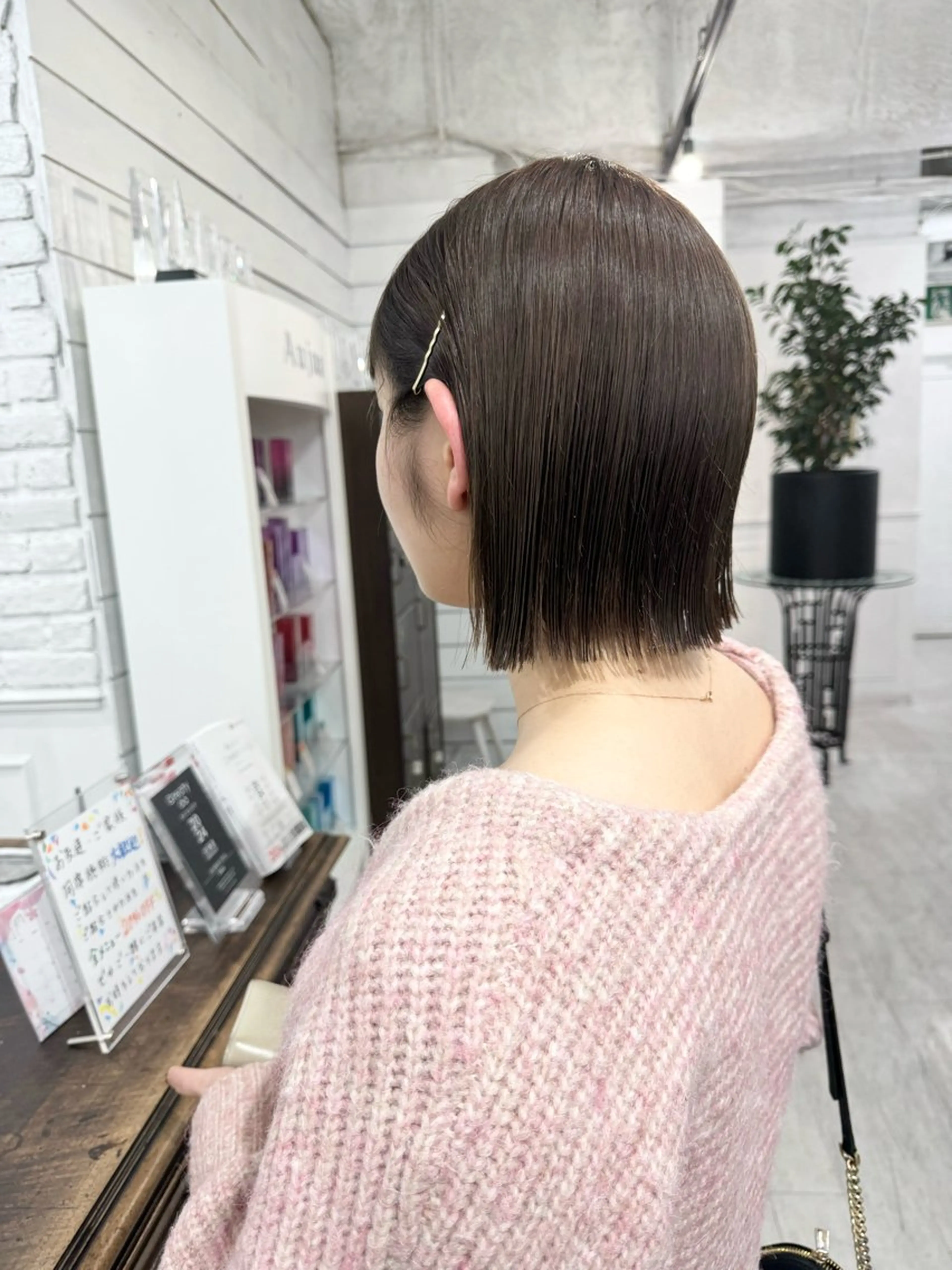 ミディアム カラー バレイヤージュ ミストバング ベージュカラー ブリーチ 抜きっぱなしブロンド カット ヘアカラー トリートメント SALOWIN札幌大通り所属・札幌ハイトーン/ ブリーチカラー/ドイのヘアスタイル