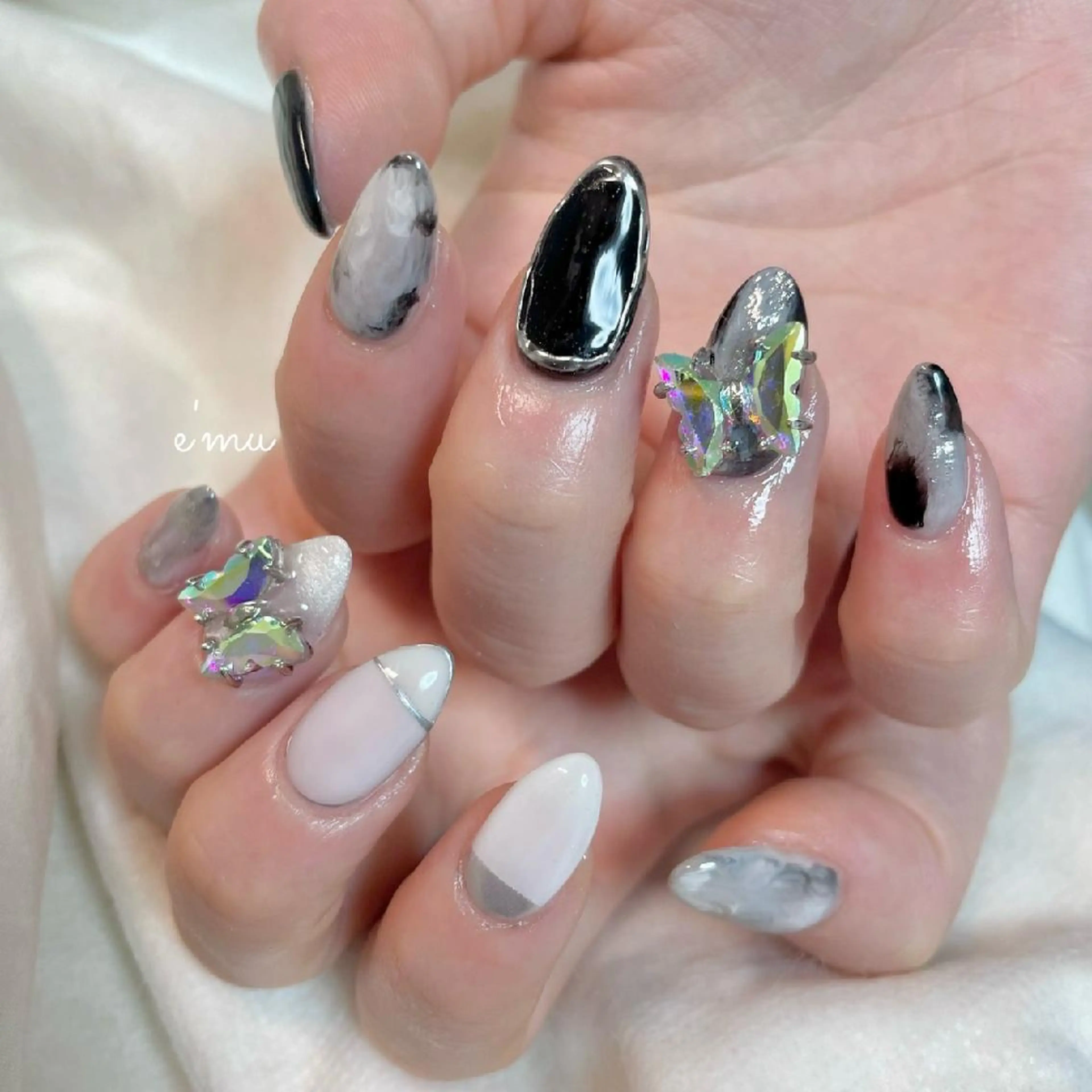 ネイル ニュアンスネイル nail salon e'mu💐のネイルデザイン