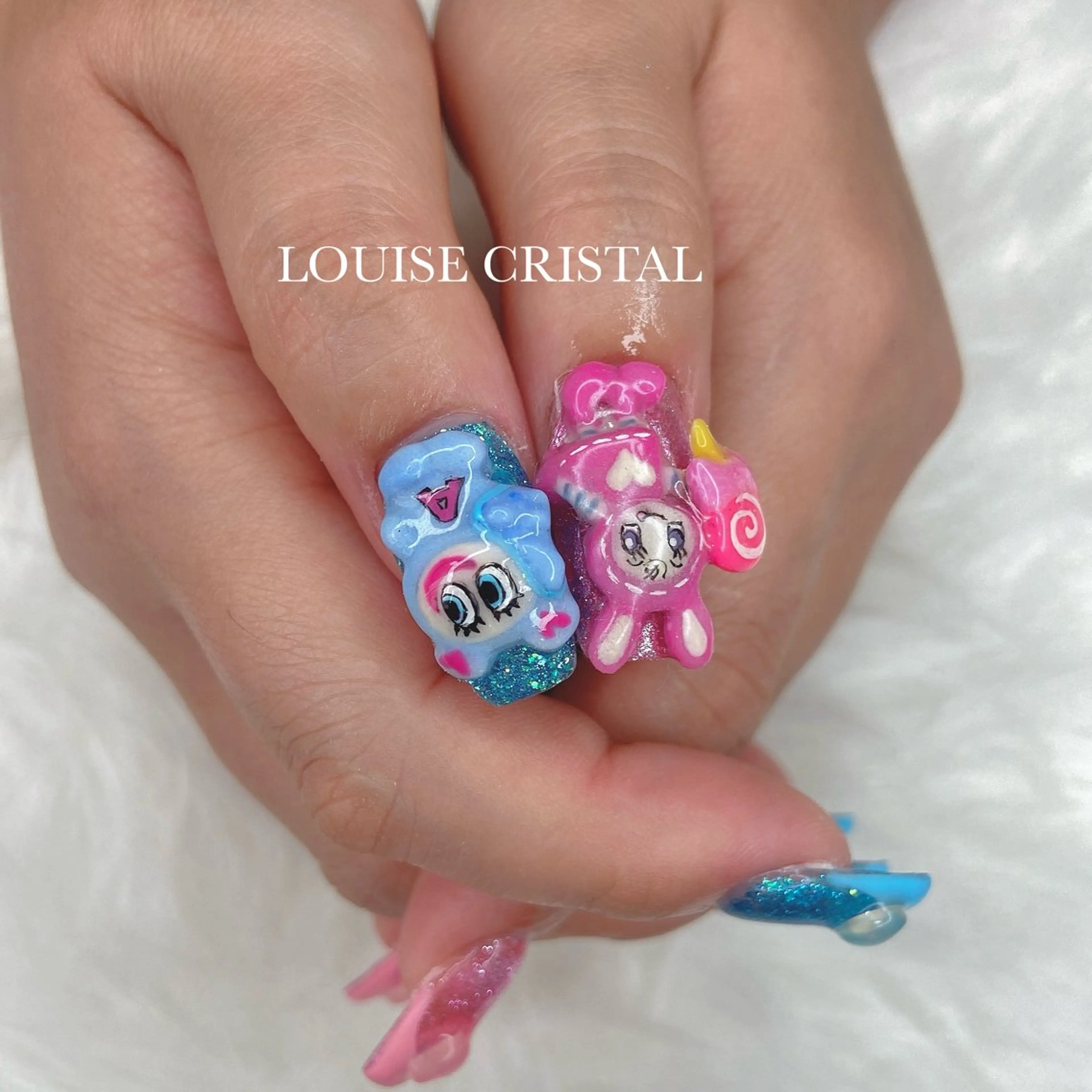 ネイル ブルー ジェルネイル ハンドネイル LOUISE CRYSTALのネイルデザイン