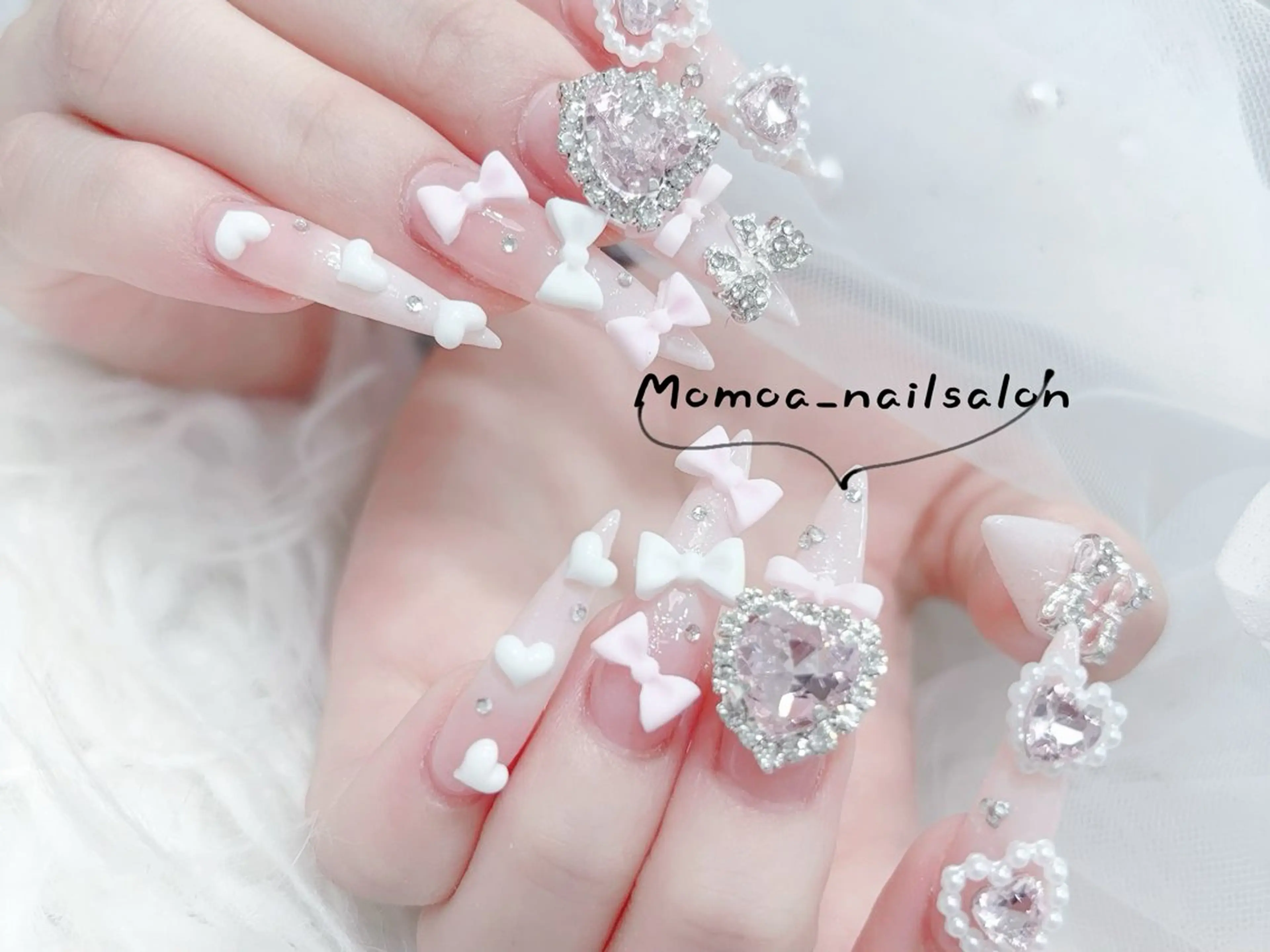 ネイル グラデーション キラキラネイル マグネットネイル スカルプネイル 冬ネイル ハンドネイル MoMoA Nail ネイル長さ出し専門店のネイルデザイン